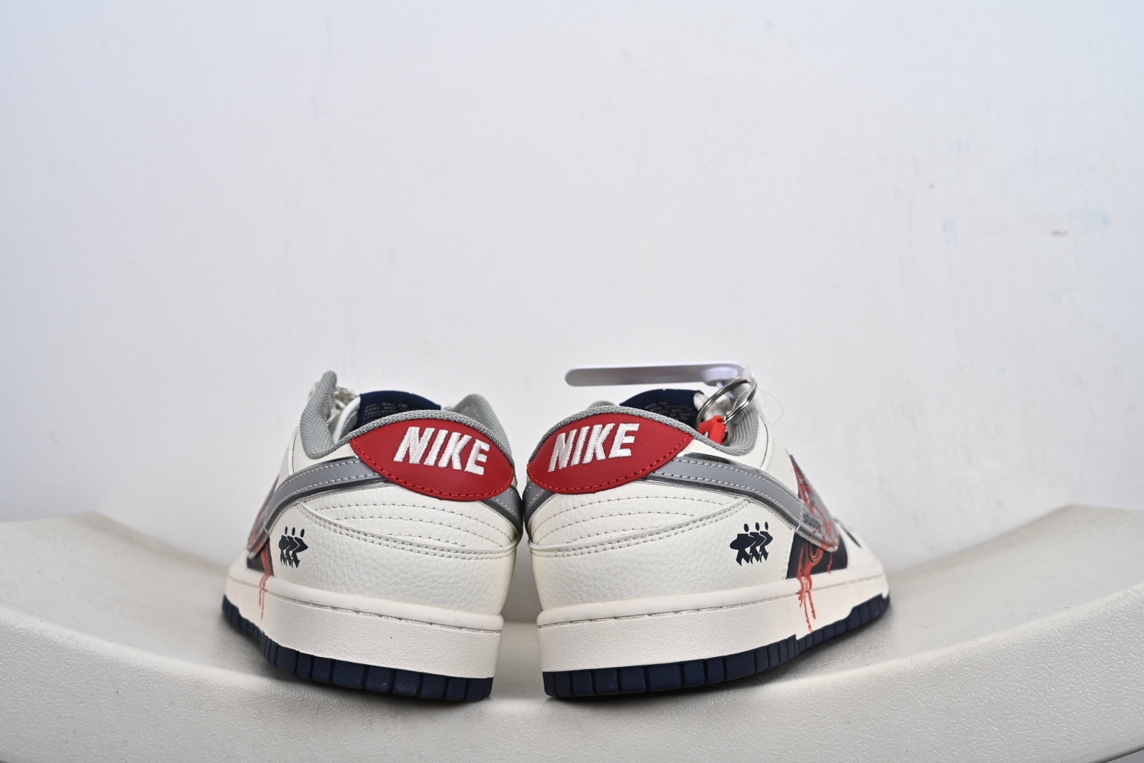 2026年新款限量发售 Nike SB Dunk Low“ 马年限定—汗血宝马” 周年高端定制 低帮休闲板鞋 SD6888-107-Top High Quatity Cheap Sneakers Fashion Clothing Clothes Bags handbags Shoes of all Brand wholesale With The best Quality And Beautiful Price from China Factory Chinese suppliers wholesaler seller 2026年新款限量发售 Nike SB Dunk Low“ 马年限定—汗血宝马” 周年高端定制 低帮休闲板鞋 SD6888-107
