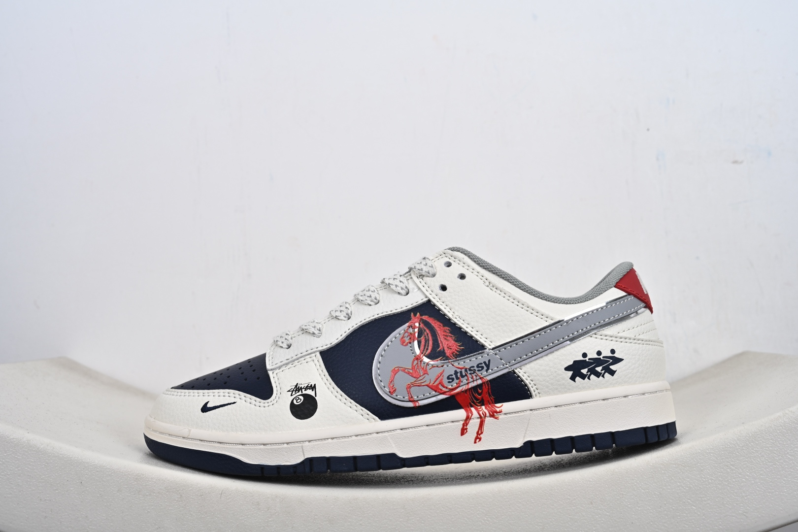 2026年新款限量发售 Nike SB Dunk Low“ 马年限定—汗血宝马” 周年高端定制 低帮休闲板鞋 SD6888-107-Top High Quatity Cheap Sneakers Fashion Clothing Clothes Bags handbags Shoes of all Brand wholesale With The best Quality And Beautiful Price from China Factory Chinese suppliers wholesaler seller 2026年新款限量发售 Nike SB Dunk Low“ 马年限定—汗血宝马” 周年高端定制 低帮休闲板鞋 SD6888-107