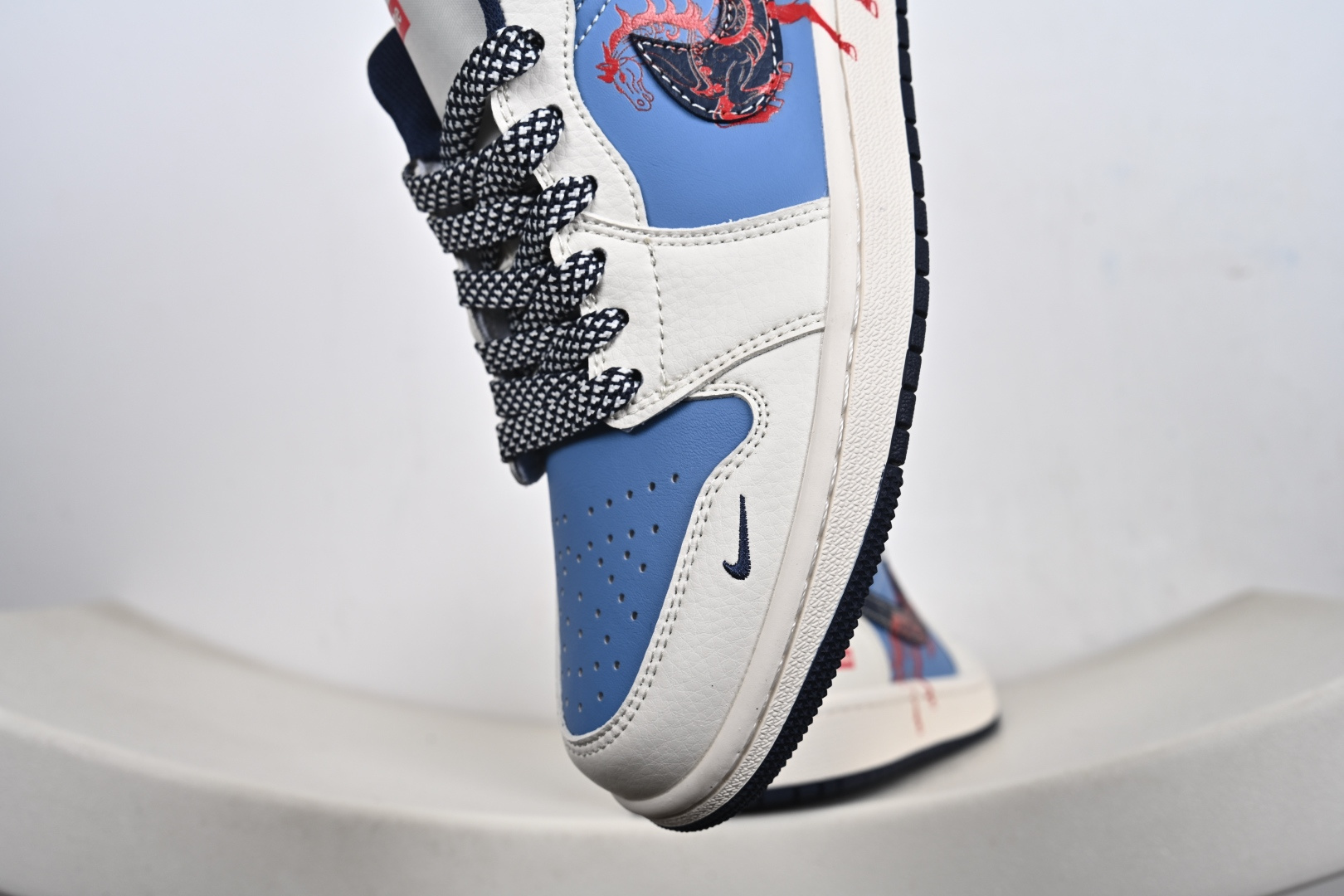 2026年新款限量发售 Nike Jordan Air Jordan 1“ 马年限定——龙马精神” 高端定制 低帮 复古 减震 防滑 耐磨 篮球鞋 XX2610-010-Top High Quatity Cheap Sneakers Fashion Clothing Clothes Bags handbags Shoes of all Brand wholesale With The best Quality And Beautiful Price from China Factory Chinese suppliers wholesaler seller 2026年新款限量发售 Nike Jordan Air Jordan 1“ 马年限定——龙马精神” 高端定制 低帮 复古 减震 防滑 耐磨 篮球鞋 XX2610-010