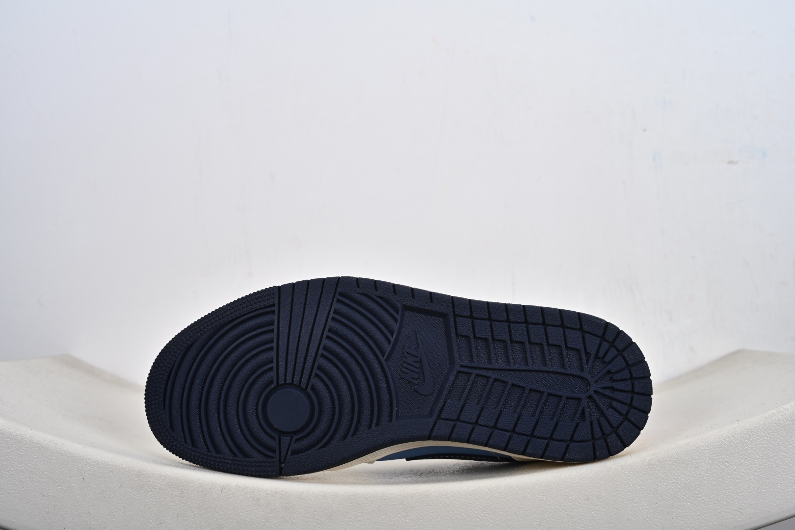 2026年新款限量发售 Nike Jordan Air Jordan 1“ 马年限定——龙马精神” 高端定制 低帮 复古 减震 防滑 耐磨 篮球鞋 XX2610-010-Top High Quatity Cheap Sneakers Fashion Clothing Clothes Bags handbags Shoes of all Brand wholesale With The best Quality And Beautiful Price from China Factory Chinese suppliers wholesaler seller 2026年新款限量发售 Nike Jordan Air Jordan 1“ 马年限定——龙马精神” 高端定制 低帮 复古 减震 防滑 耐磨 篮球鞋 XX2610-010