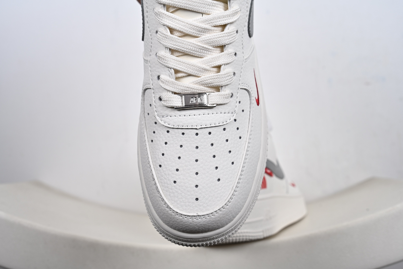 NIke AIR FORCE1‘O7 LX 联名款 空一军号 低帮 运动鞋 休闲鞋 MM3399-802
