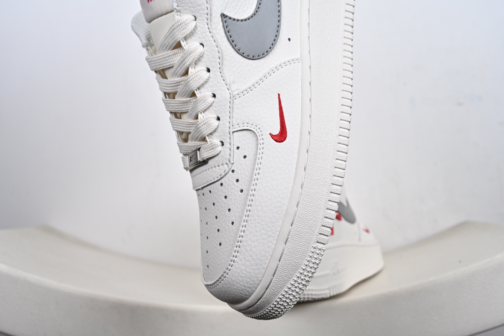 NIke AIR FORCE1‘O7 LX 联名款 空一军号 低帮 运动鞋 休闲鞋 MM3399-802