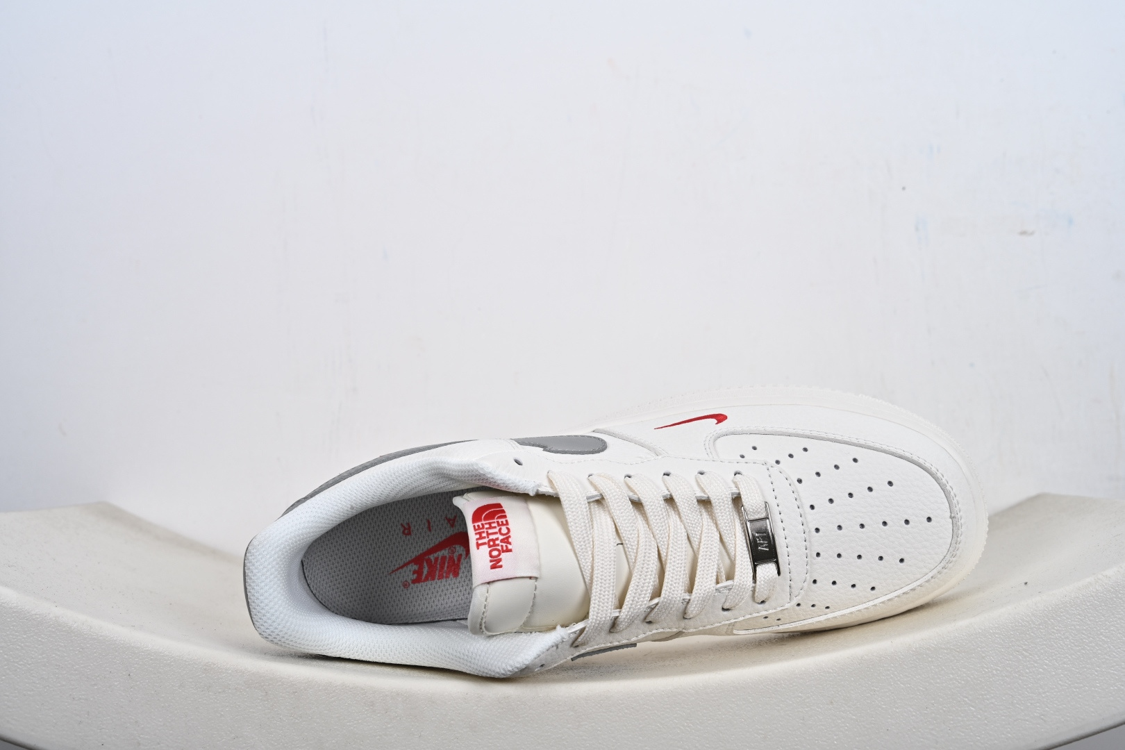 NIke AIR FORCE1‘O7 LX 联名款 空一军号 低帮 运动鞋 休闲鞋 MM3399-802