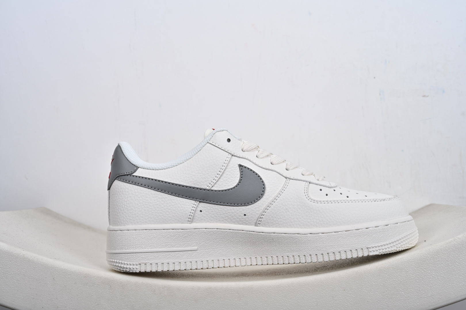 NIke AIR FORCE1‘O7 LX 联名款 空一军号 低帮 运动鞋 休闲鞋 MM3399-802