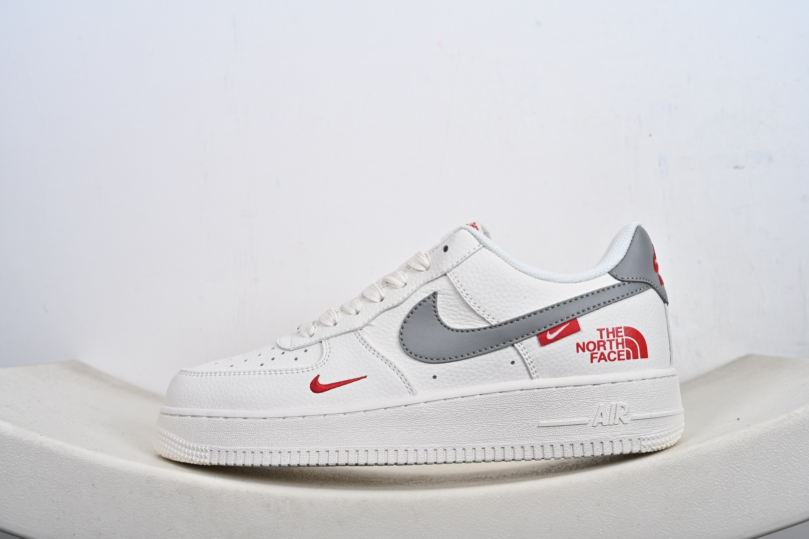 NIke AIR FORCE1‘O7 LX 联名款 空一军号 低帮 运动鞋 休闲鞋 MM3399-802