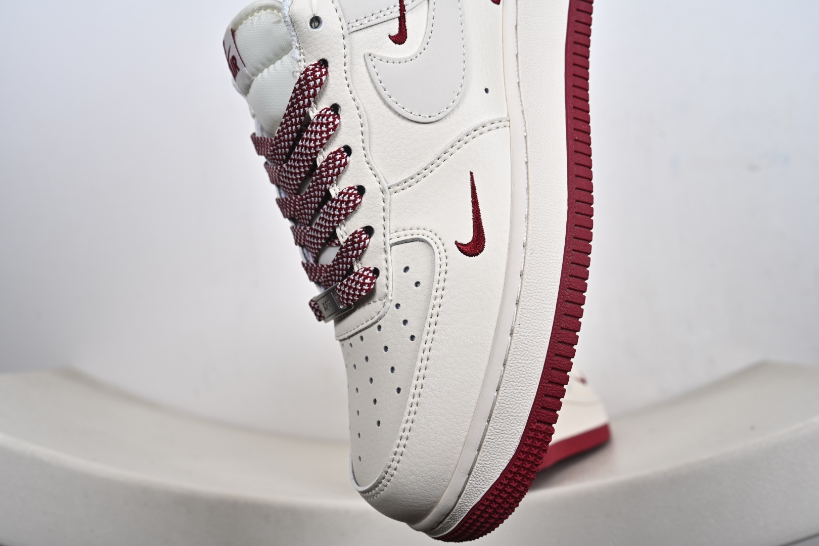 Nike Air Force 1‘07 Low 酒红三勾 空军一号低帮闲休板鞋 JP2026-106-Top High Quatity Cheap Sneakers Fashion Clothing Clothes Bags handbags Shoes of all Brand wholesale With The best Quality And Beautiful Price from China Factory Chinese suppliers wholesaler seller Nike Air Force 1‘07 Low 酒红三勾 空军一号低帮闲休板鞋 JP2026-106