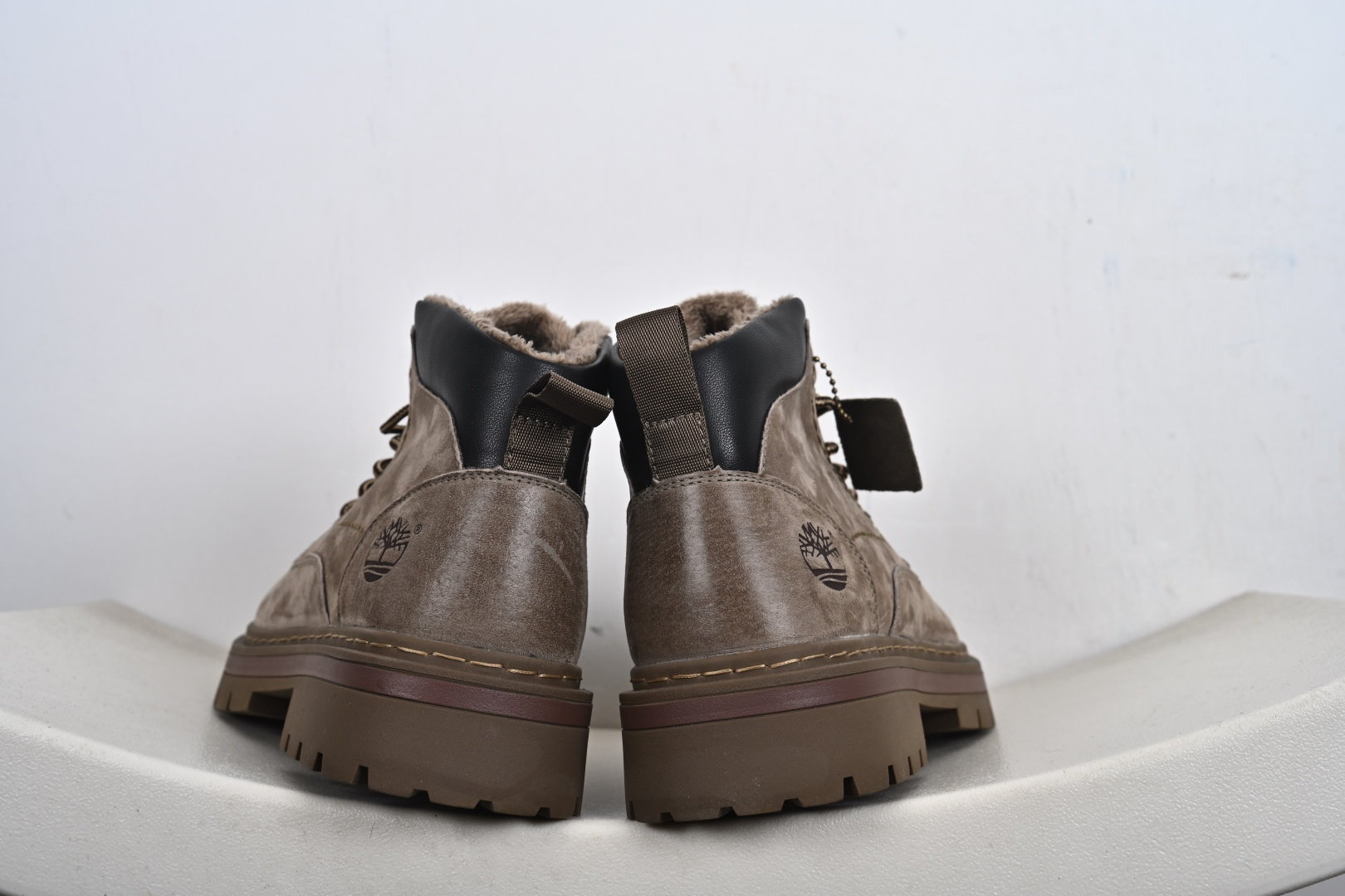 Timberland添柏岚/天伯伦加绒 户外中帮休闲大黄靴 TB10039M-Top High Quatity Cheap Sneakers Fashion Clothing Clothes Bags handbags Shoes of all Brand wholesale With The best Quality And Beautiful Price from China Factory Chinese suppliers wholesaler seller Timberland添柏岚/天伯伦加绒 户外中帮休闲大黄靴 TB10039M