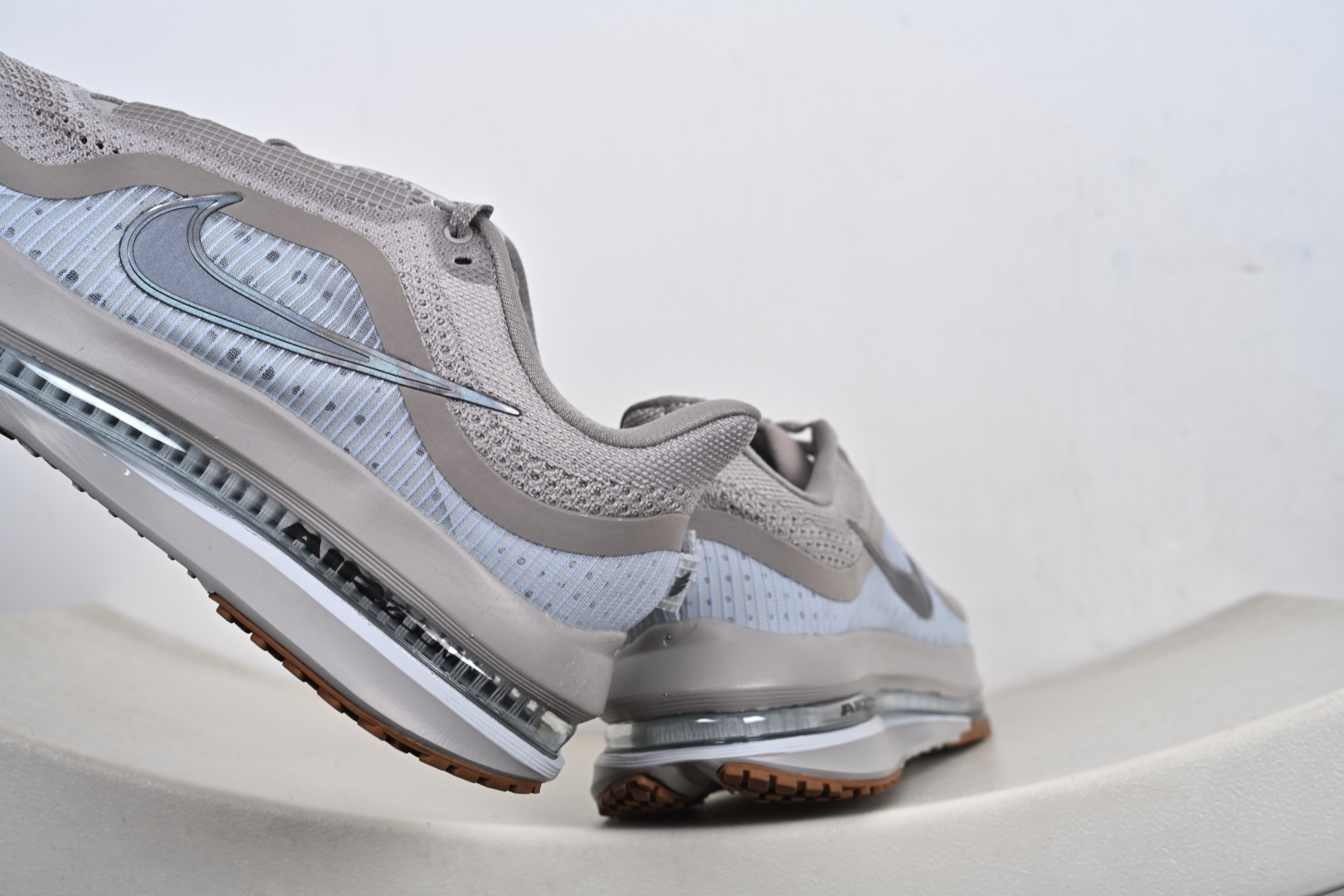 NIKE PEGASUS PREMIUM 耐克 新气款垫缓震休跑闲步鞋 Pegasus Premium 搭载了 HQ2592-010-Top High Quatity Cheap Sneakers Fashion Clothing Clothes Bags handbags Shoes of all Brand wholesale With The best Quality And Beautiful Price from China Factory Chinese suppliers wholesaler seller NIKE PEGASUS PREMIUM 耐克 新气款垫缓震休跑闲步鞋 Pegasus Premium 搭载了 HQ2592-010