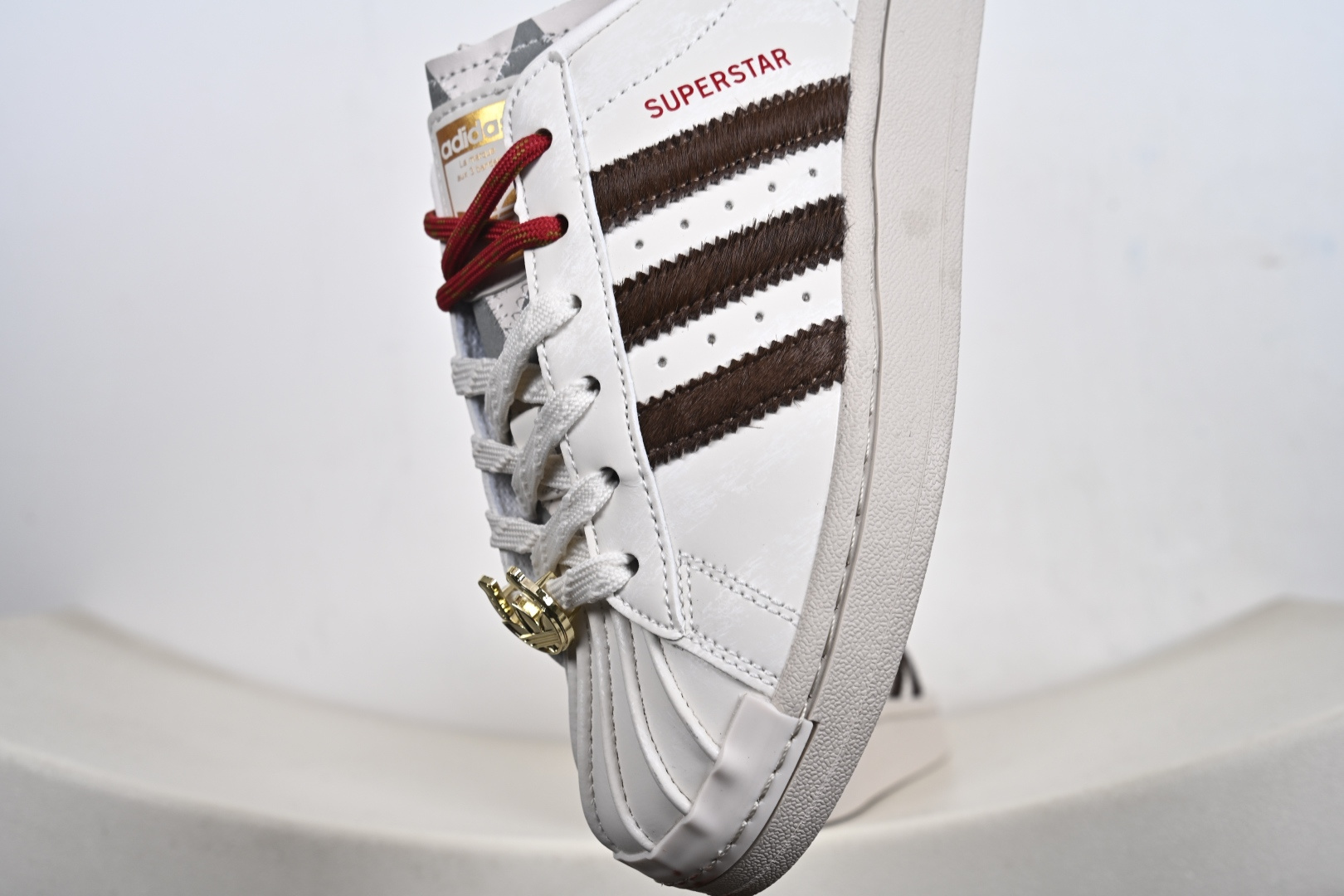 Adidas Originals Superstar 马年限定 定制贝壳头休闲板鞋 KJ6293-Top High Quatity Cheap Sneakers Fashion Clothing Clothes Bags handbags Shoes of all Brand wholesale With The best Quality And Beautiful Price from China Factory Chinese suppliers wholesaler seller Adidas Originals Superstar 马年限定 定制贝壳头休闲板鞋 KJ6293