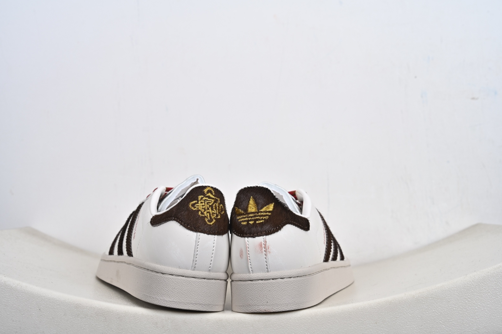 Adidas Originals Superstar 马年限定 定制贝壳头休闲板鞋 KJ6293-Top High Quatity Cheap Sneakers Fashion Clothing Clothes Bags handbags Shoes of all Brand wholesale With The best Quality And Beautiful Price from China Factory Chinese suppliers wholesaler seller Adidas Originals Superstar 马年限定 定制贝壳头休闲板鞋 KJ6293
