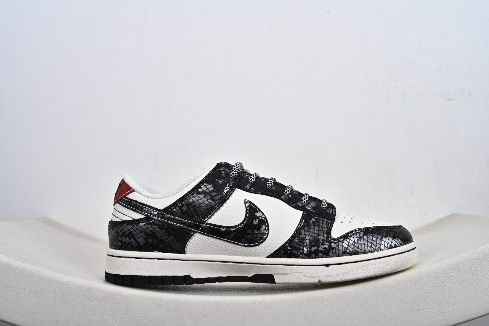 Nike Dunk Low Retro ‘DIY高端定制’ 低帮休闲运动板鞋 YX5066-C93-Top High Quatity Cheap Sneakers Fashion Clothing Clothes Bags handbags Shoes of all Brand wholesale With The best Quality And Beautiful Price from China Factory Chinese suppliers wholesaler seller Nike Dunk Low Retro ‘DIY高端定制’ 低帮休闲运动板鞋 YX5066-C93