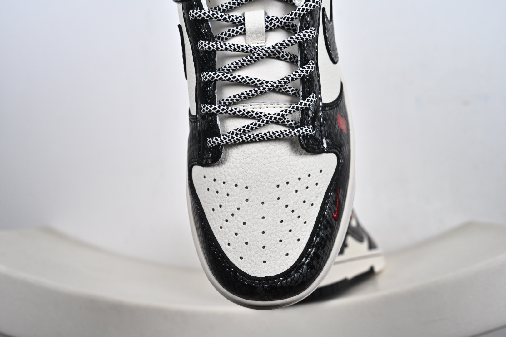 Nike Dunk Low Retro ‘DIY高端定制’ 低帮休闲运动板鞋 YX5066-C93-Top High Quatity Cheap Sneakers Fashion Clothing Clothes Bags handbags Shoes of all Brand wholesale With The best Quality And Beautiful Price from China Factory Chinese suppliers wholesaler seller Nike Dunk Low Retro ‘DIY高端定制’ 低帮休闲运动板鞋 YX5066-C93
