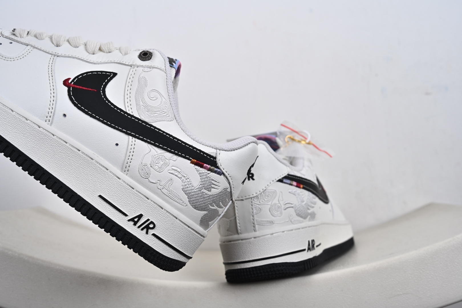 Nike Air Force 1'07 Low 马年限定 经典黑飞马 空军一号低帮休闲板鞋 DD1982-347