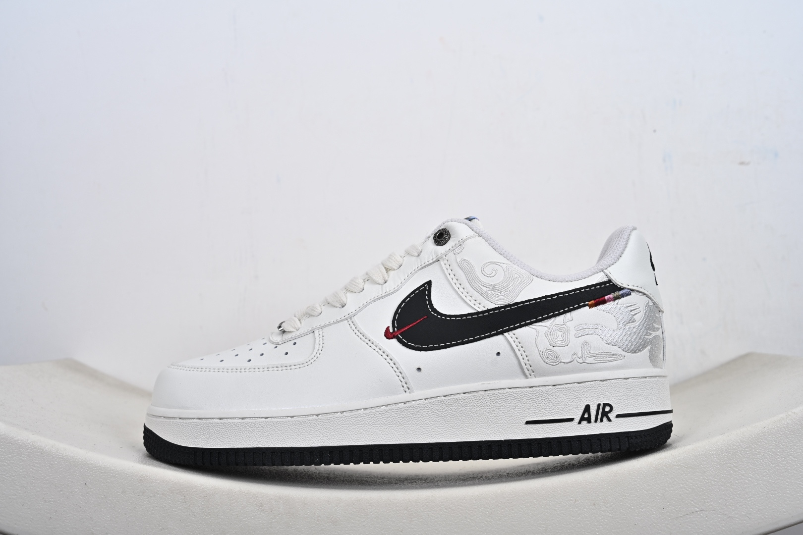 Nike Air Force 1'07 Low 马年限定 经典黑飞马 空军一号低帮休闲板鞋 DD1982-347