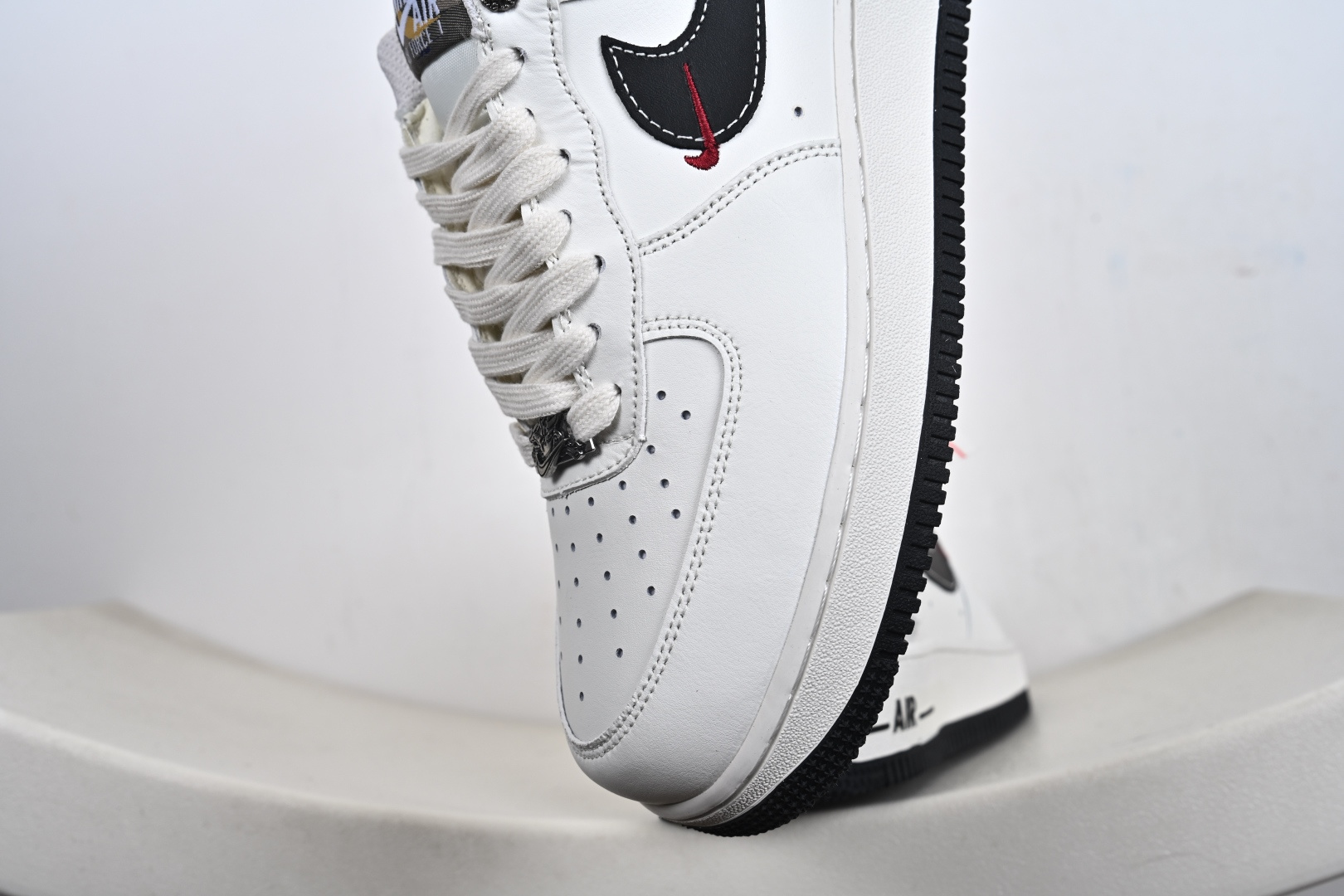 Nike Air Force 1'07 Low 马年限定 经典黑飞马 空军一号低帮休闲板鞋 DD1982-347