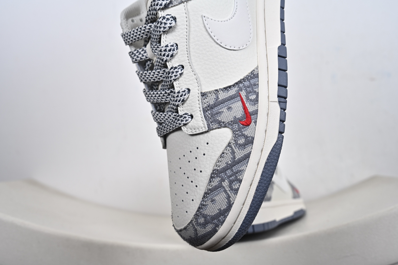 Nike SB Dunk Low周年高端定制 低帮休闲板鞋 CS1688-122-Top High Quatity Cheap Sneakers Fashion Clothing Clothes Bags handbags Shoes of all Brand wholesale With The best Quality And Beautiful Price from China Factory Chinese suppliers wholesaler seller Nike SB Dunk Low周年高端定制 低帮休闲板鞋 CS1688-122