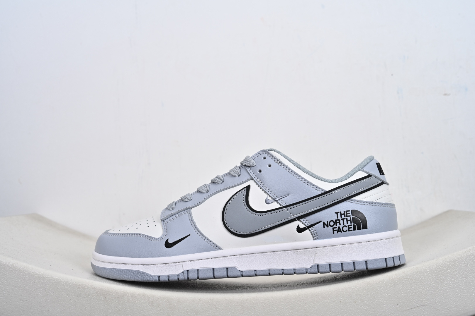 Nike SB Dunk Low 定制球鞋 NIKE” 周年高端定制 低帮休闲板鞋 CS1688-123-Top High Quatity Cheap Sneakers Fashion Clothing Clothes Bags handbags Shoes of all Brand wholesale With The best Quality And Beautiful Price from China Factory Chinese suppliers wholesaler seller Nike SB Dunk Low 定制球鞋 NIKE” 周年高端定制 低帮休闲板鞋 CS1688-123