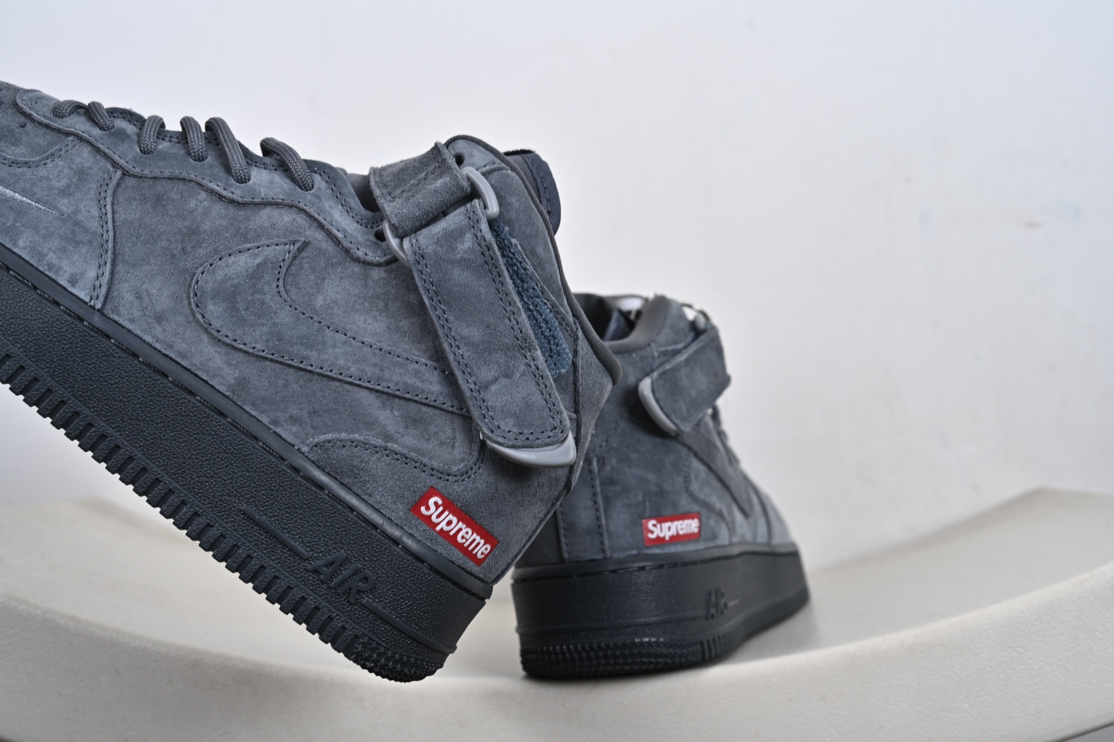 Nike AIR FORCE 1'O7 supreme联名 DV0788-002-Top High Quatity Cheap Sneakers Fashion Clothing Clothes Bags handbags Shoes of all Brand wholesale With The best Quality And Beautiful Price from China Factory Chinese suppliers wholesaler seller Nike AIR FORCE 1'O7 supreme联名 DV0788-002