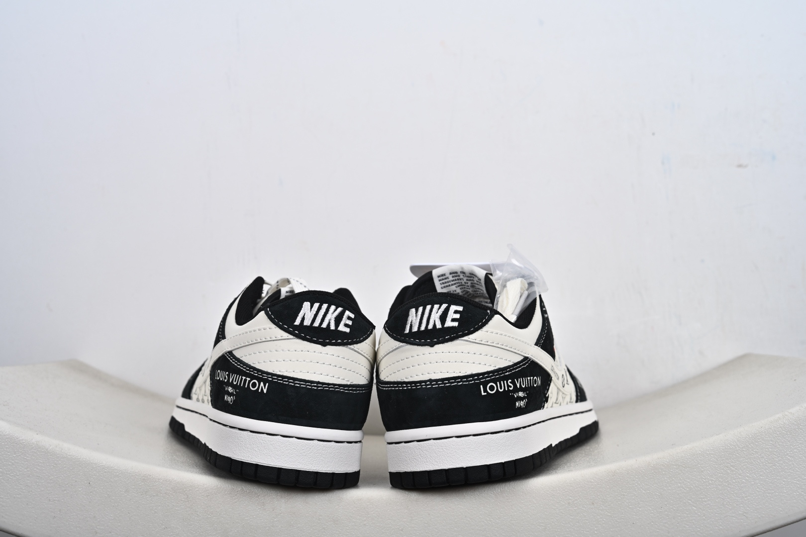 定制版 Louis Vuitton x Nike Dunk SB Low 路易威登LV x 耐克 SB 低帮 黑白色 KG6699-F02