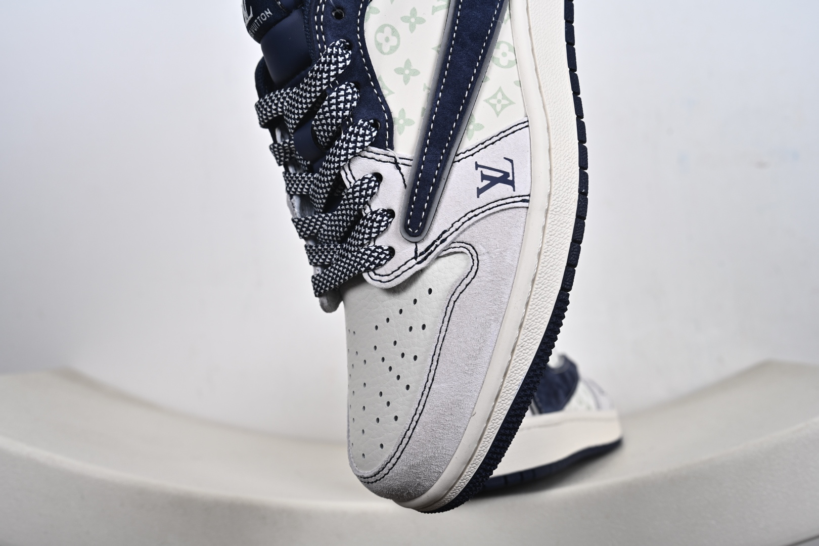 奢潮顶流 传奇碰撞|Air Jordan 1 Low x LV定制款 当篮球传奇Air Jordan 1 Low邂逅奢侈巨头Louis Vuitton CX5050-Y37-Top High Quatity Cheap Sneakers Fashion Clothing Clothes Bags handbags Shoes of all Brand wholesale With The best Quality And Beautiful Price from China Factory Chinese suppliers wholesaler seller 奢潮顶流 传奇碰撞|Air Jordan 1 Low x LV定制款 当篮球传奇Air Jordan 1 Low邂逅奢侈巨头Louis Vuitton CX5050-Y37