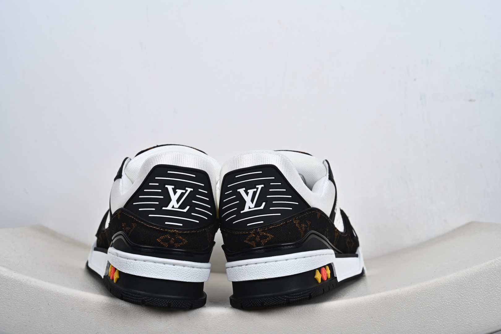 代购级别 Louis Vuitton Trainer 2021ss早春全新时装走秀运动鞋