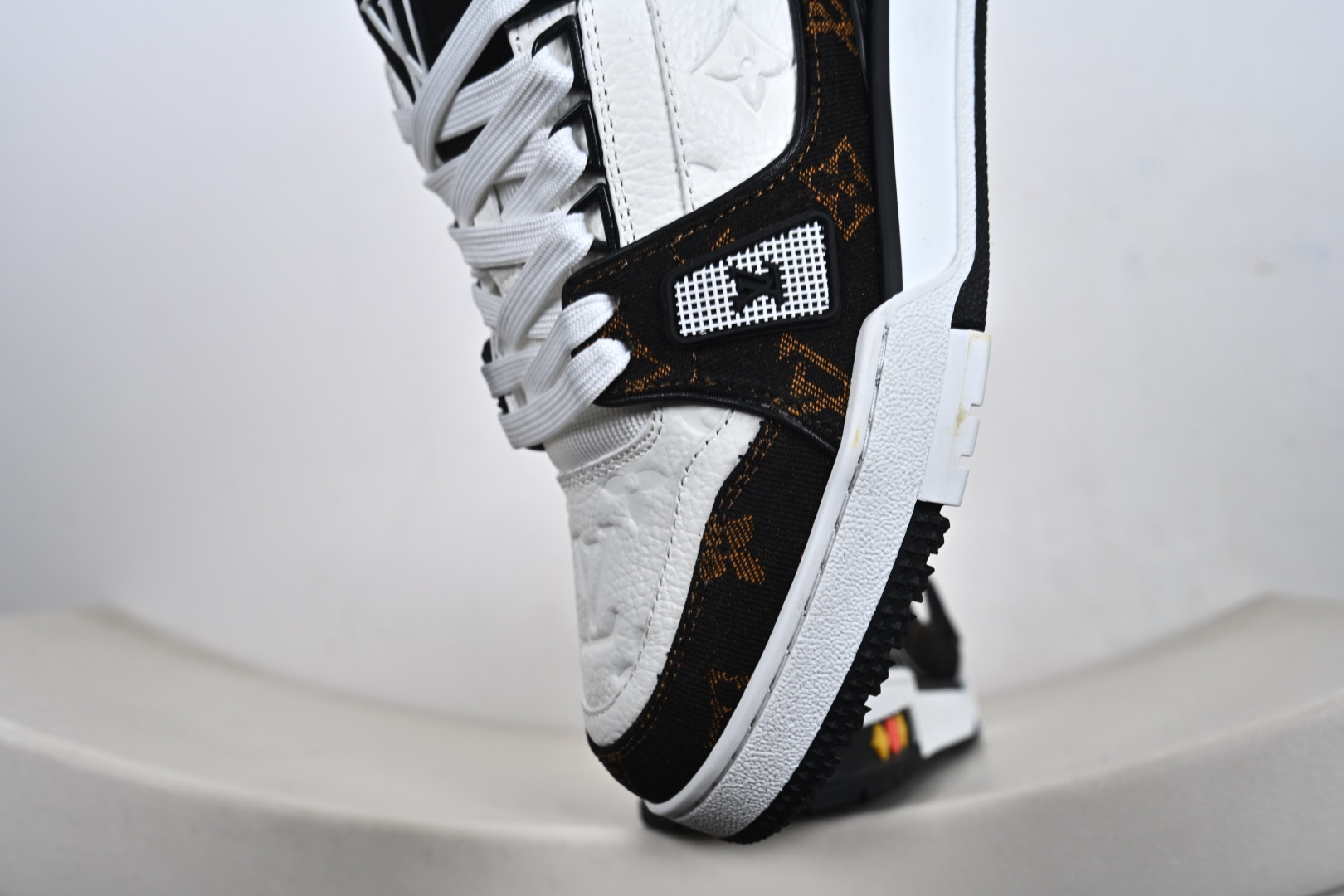 代购级别 Louis Vuitton Trainer 2021ss早春全新时装走秀运动鞋