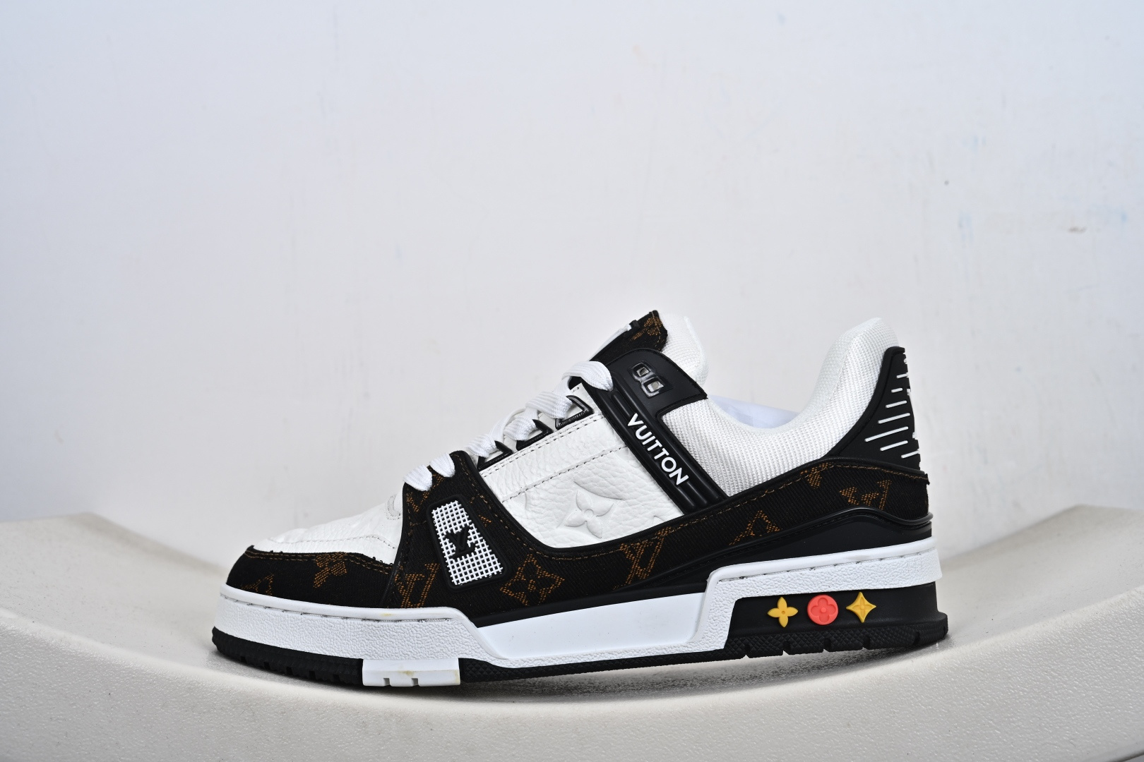 代购级别 Louis Vuitton Trainer 2021ss早春全新时装走秀运动鞋