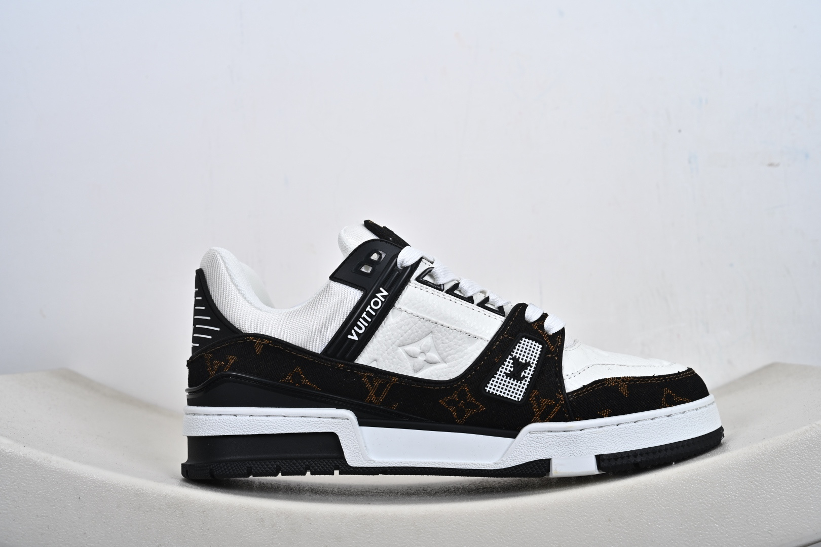 代购级别 Louis Vuitton Trainer 2021ss早春全新时装走秀运动鞋