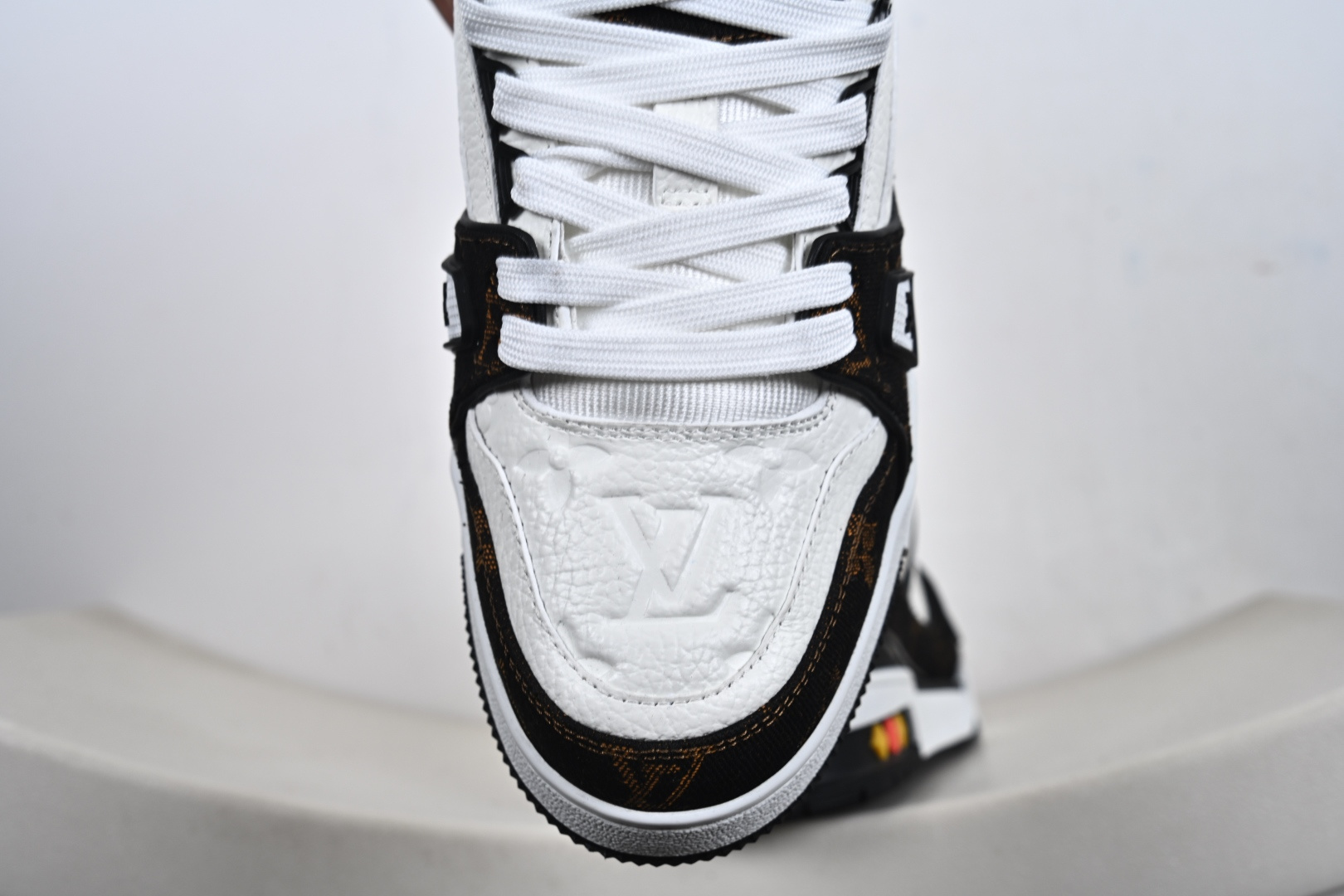 代购级别 Louis Vuitton Trainer 2021ss早春全新时装走秀运动鞋