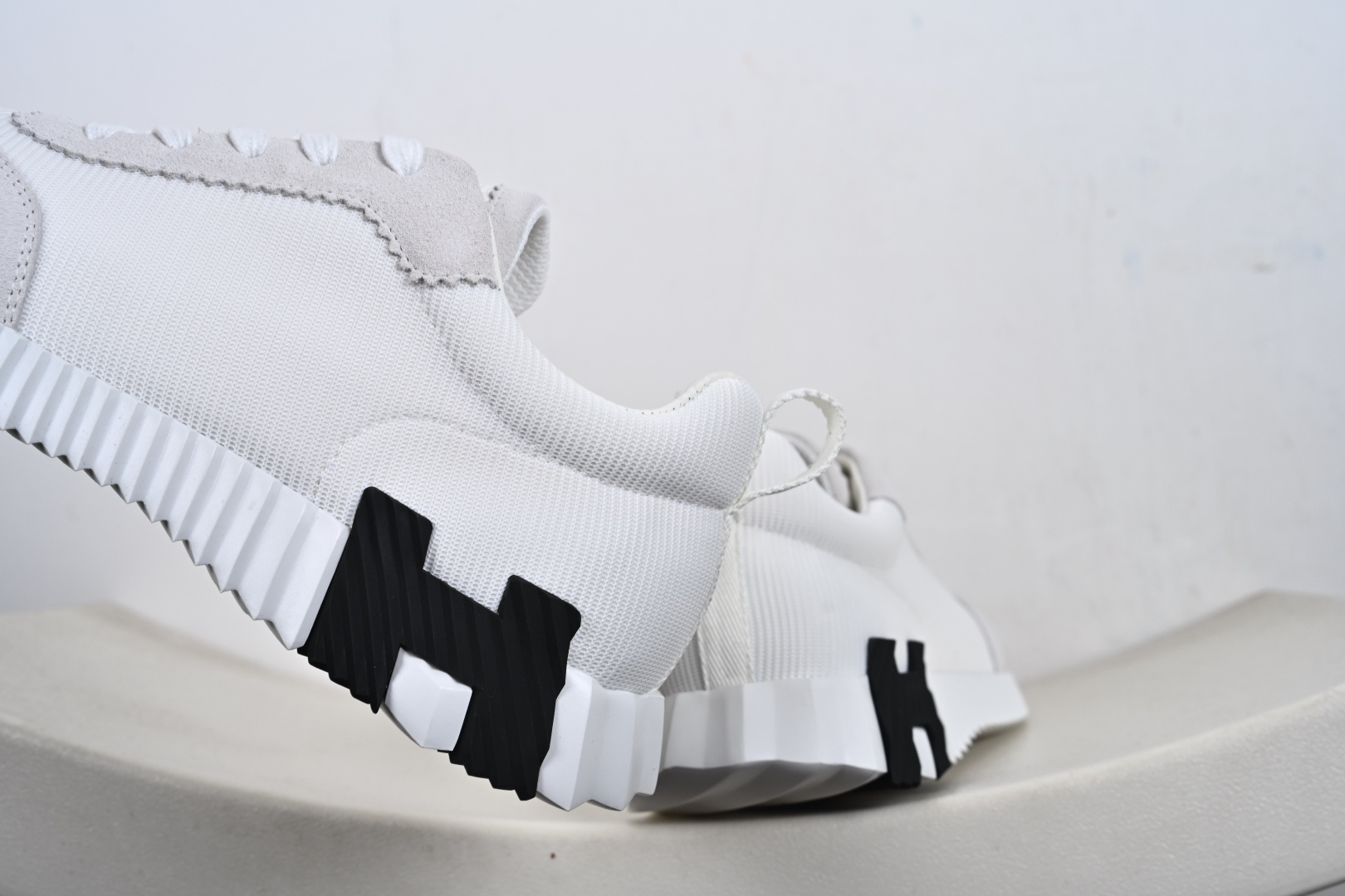 Hermes 爱马仕 Bouncing 老钱风 皮面款 低帮休闲鞋-Top High Quatity Cheap Sneakers Fashion Clothing Clothes Bags handbags Shoes of all Brand wholesale With The best Quality And Beautiful Price from China Factory Chinese suppliers wholesaler seller Hermes 爱马仕 Bouncing 老钱风 皮面款 低帮休闲鞋