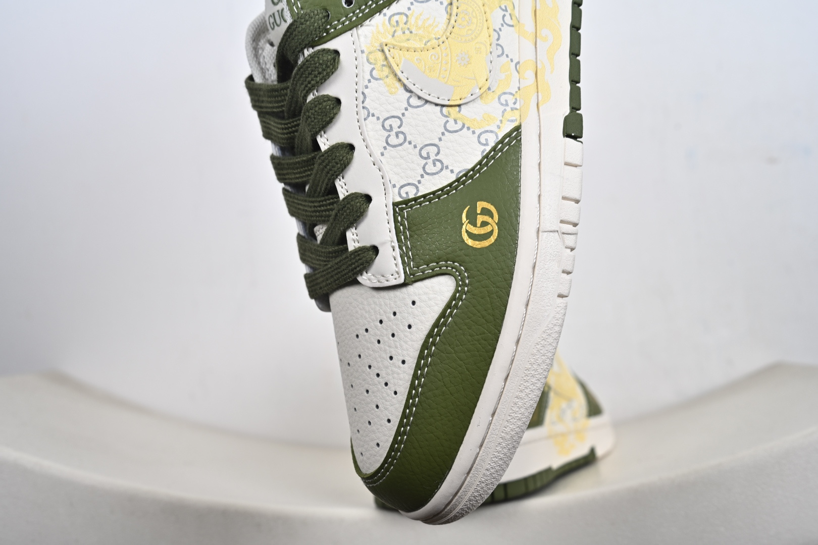 2026年新款限量发售 Nike SB Dunk Low“ 马年限定—古驰绿” 周年高端定制 低帮休闲板鞋 SD6888-106