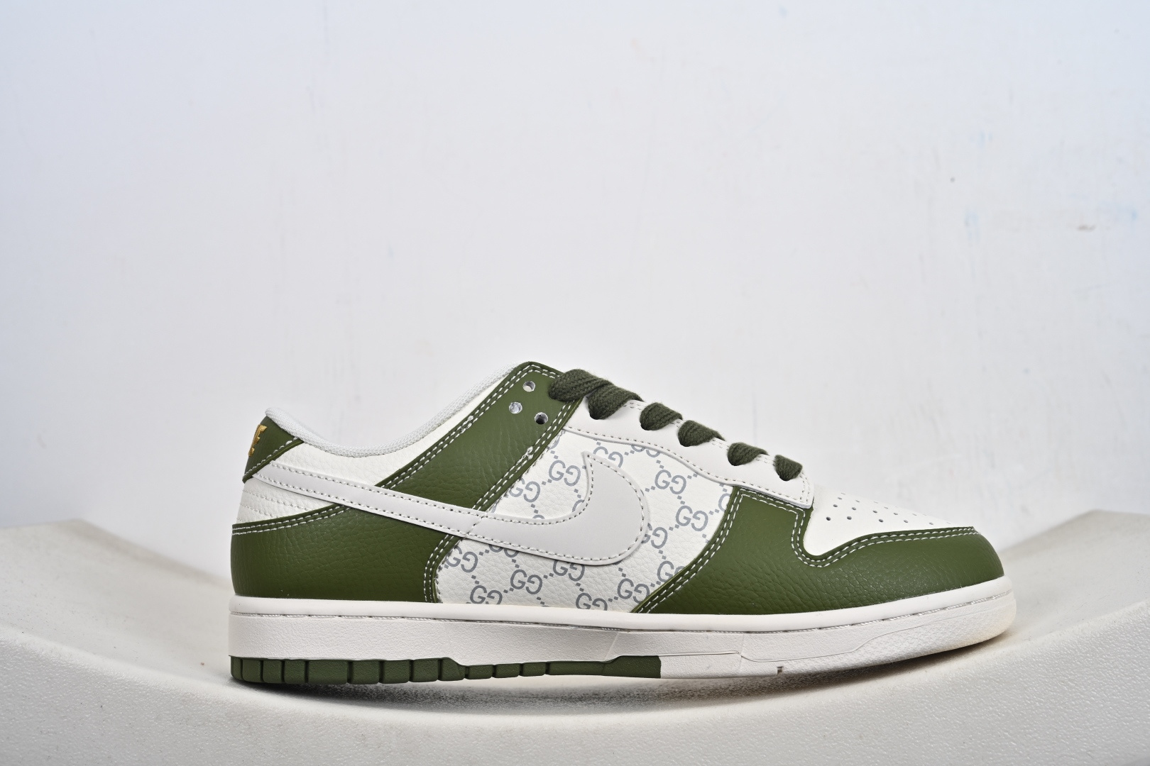 2026年新款限量发售 Nike SB Dunk Low“ 马年限定—古驰绿” 周年高端定制 低帮休闲板鞋 SD6888-106