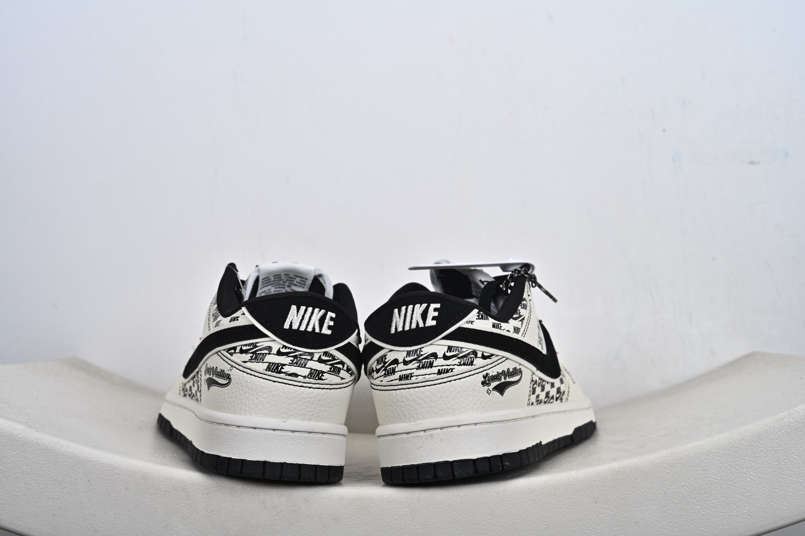定制版 NK SB Dunk Low“ 联名—米黑NIKE印花” 周年高端定制 低帮休闲板鞋 MN1688-103