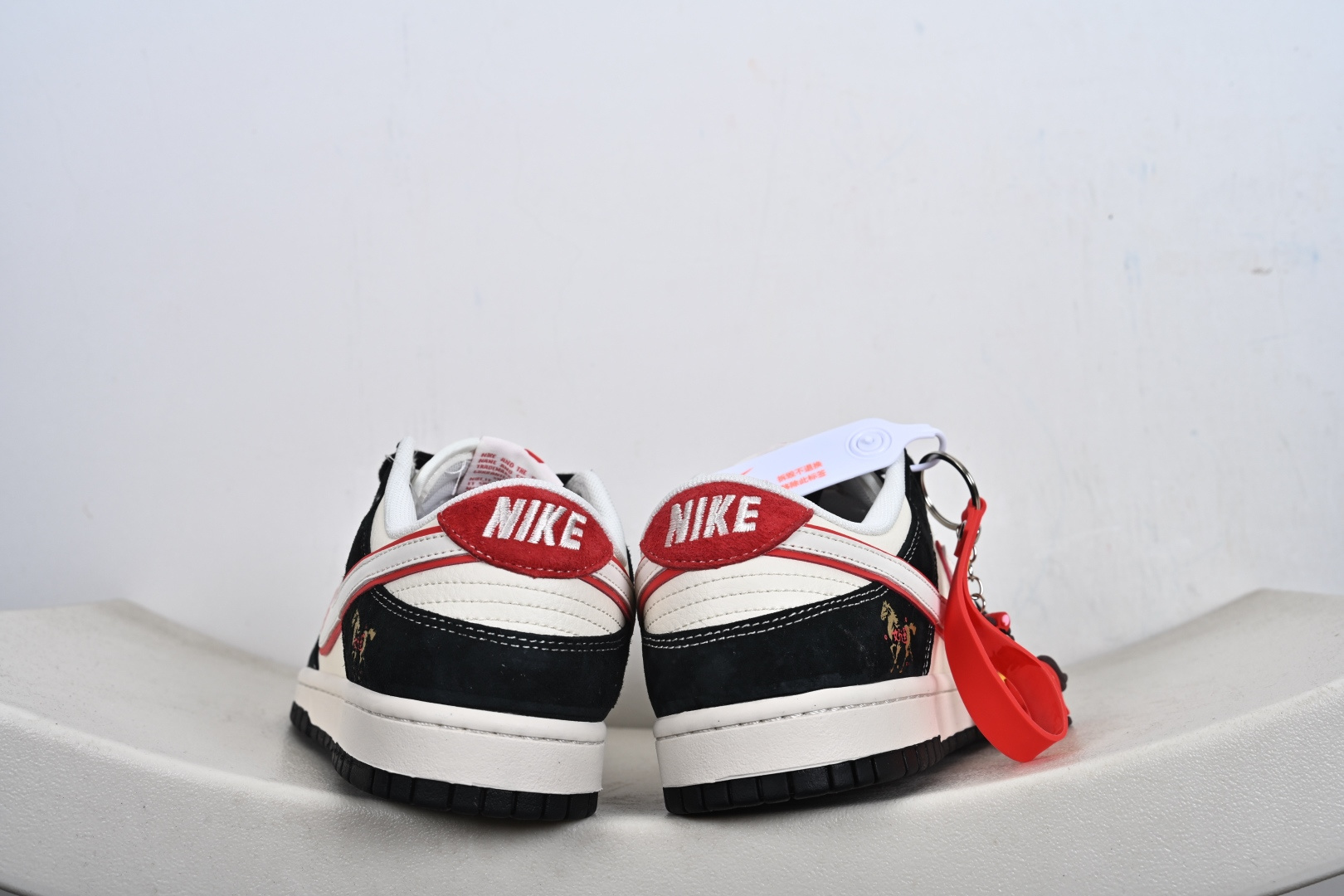 Nike SB Dunk Low 马年限定联名 FC1688-259