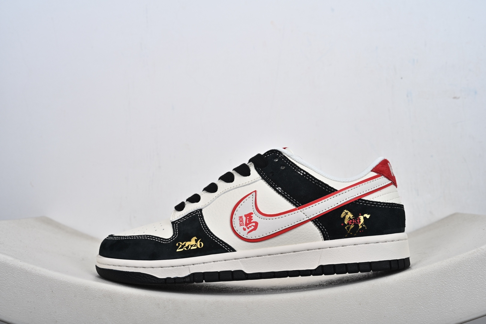 Nike SB Dunk Low 马年限定联名 FC1688-259