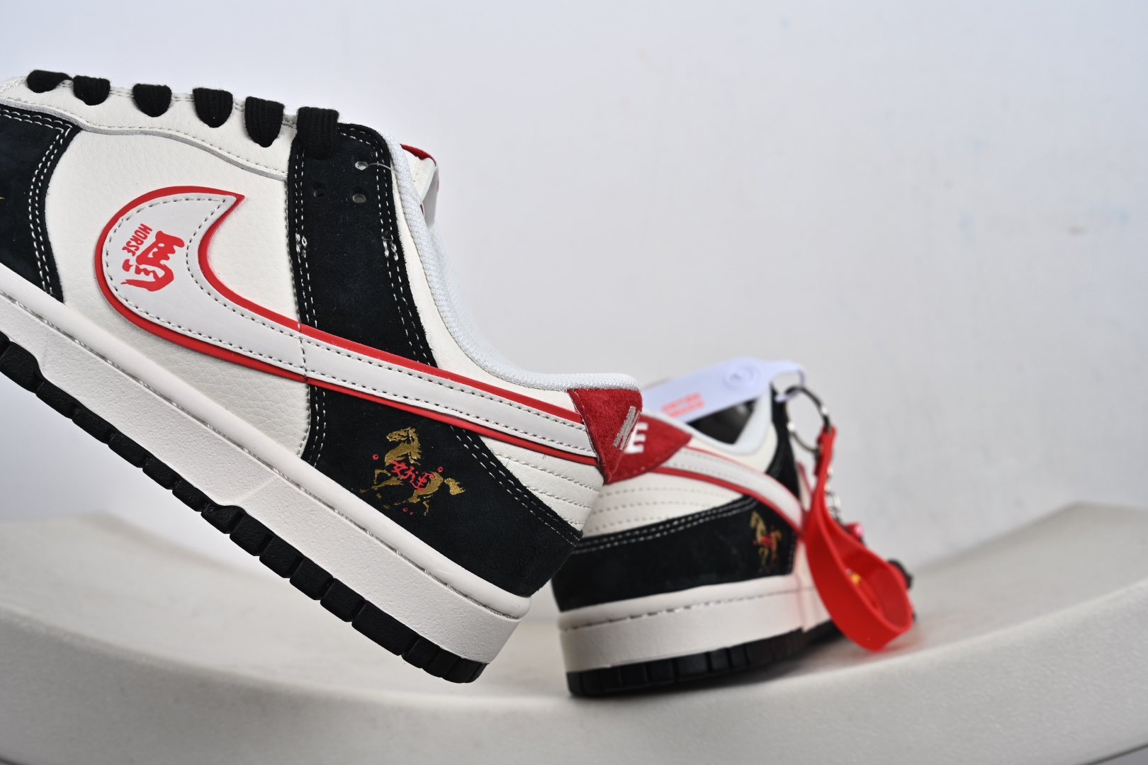 Nike SB Dunk Low 马年限定联名 FC1688-259