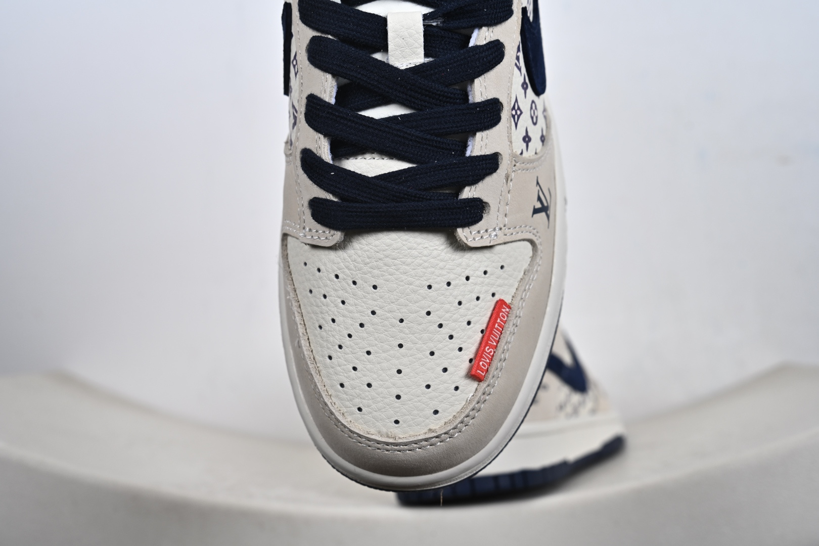 Nike SB Dunk Low LV联名 DN3168-020-Top High Quatity Cheap Sneakers Fashion Clothing Clothes Bags handbags Shoes of all Brand wholesale With The best Quality And Beautiful Price from China Factory Chinese suppliers wholesaler seller Nike SB Dunk Low LV联名 DN3168-020