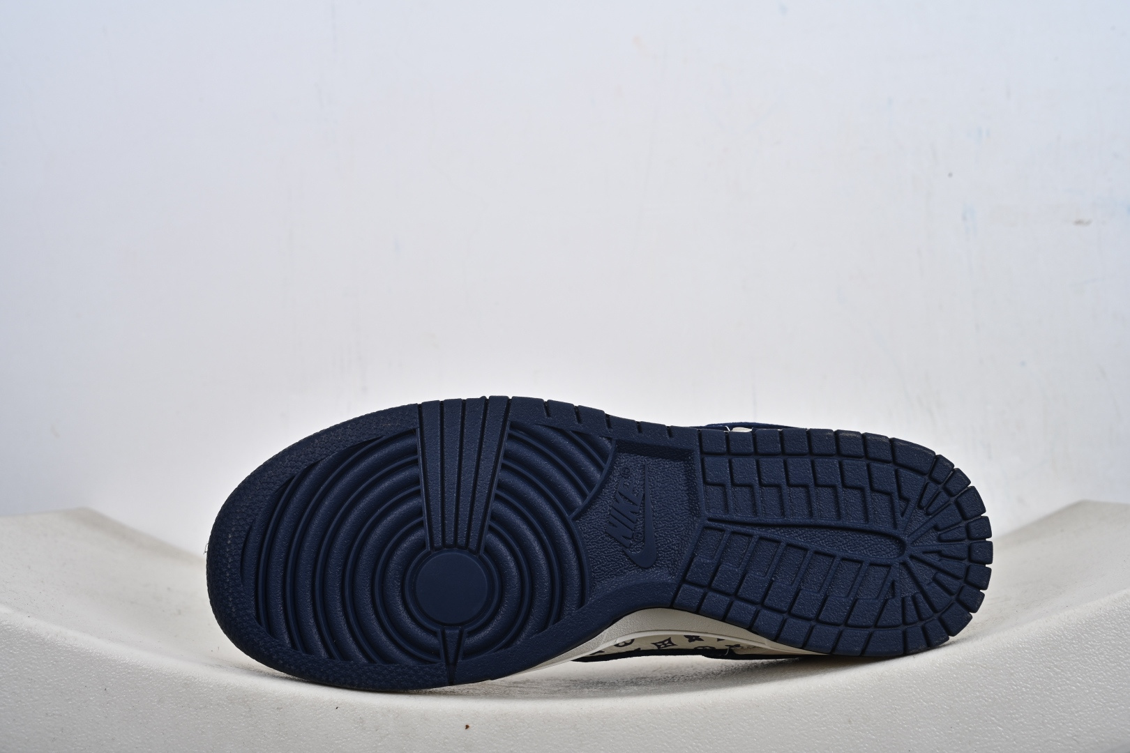 Nike SB Dunk Low LV联名 DN3168-020-Top High Quatity Cheap Sneakers Fashion Clothing Clothes Bags handbags Shoes of all Brand wholesale With The best Quality And Beautiful Price from China Factory Chinese suppliers wholesaler seller Nike SB Dunk Low LV联名 DN3168-020