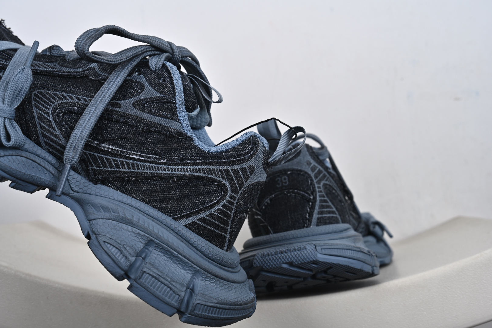 BALENCIAGA 3XL DENIM 系列巴黎世家10代牛仔布 低帮复古阔型底姥爹风潮流百搭休闲慢跑鞋 734734 WTSAX 4000-Top High Quatity Cheap Sneakers Fashion Clothing Clothes Bags handbags Shoes of all Brand wholesale With The best Quality And Beautiful Price from China Factory Chinese suppliers wholesaler seller BALENCIAGA 3XL DENIM 系列巴黎世家10代牛仔布 低帮复古阔型底姥爹风潮流百搭休闲慢跑鞋 734734 WTSAX 4000