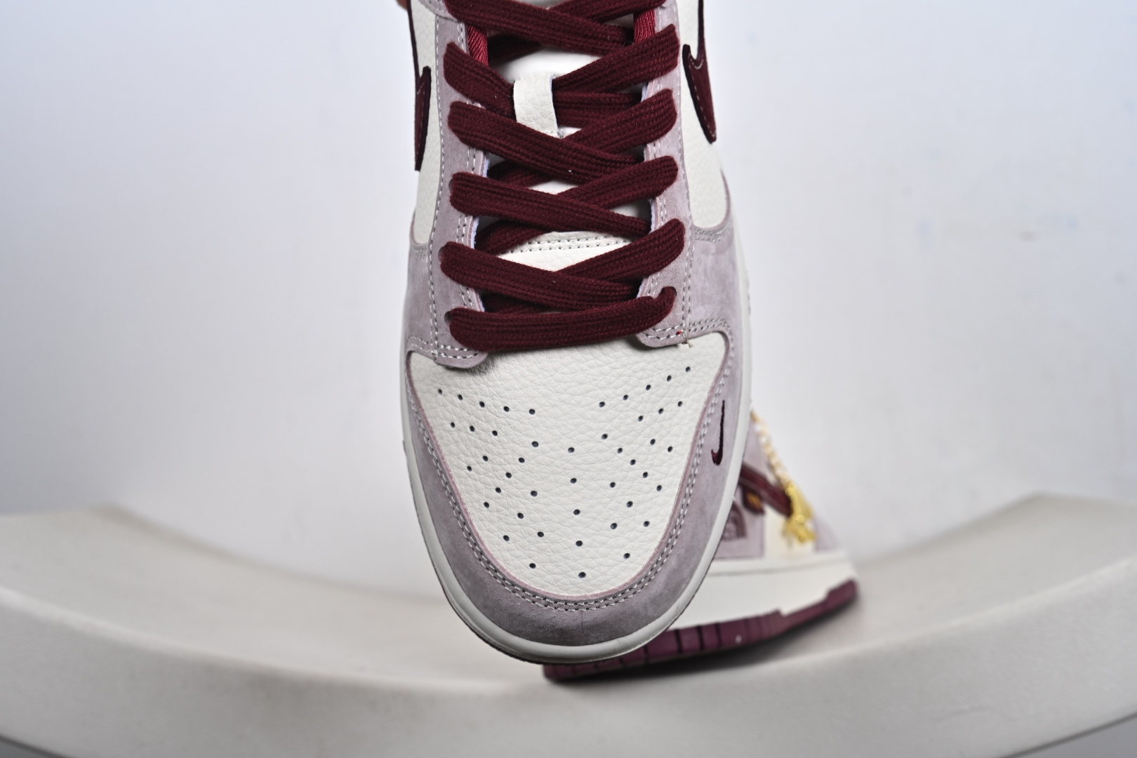 Nike SB Dunk Low x The North Face 北面联名马年限定-猪八红 DN3168-016
