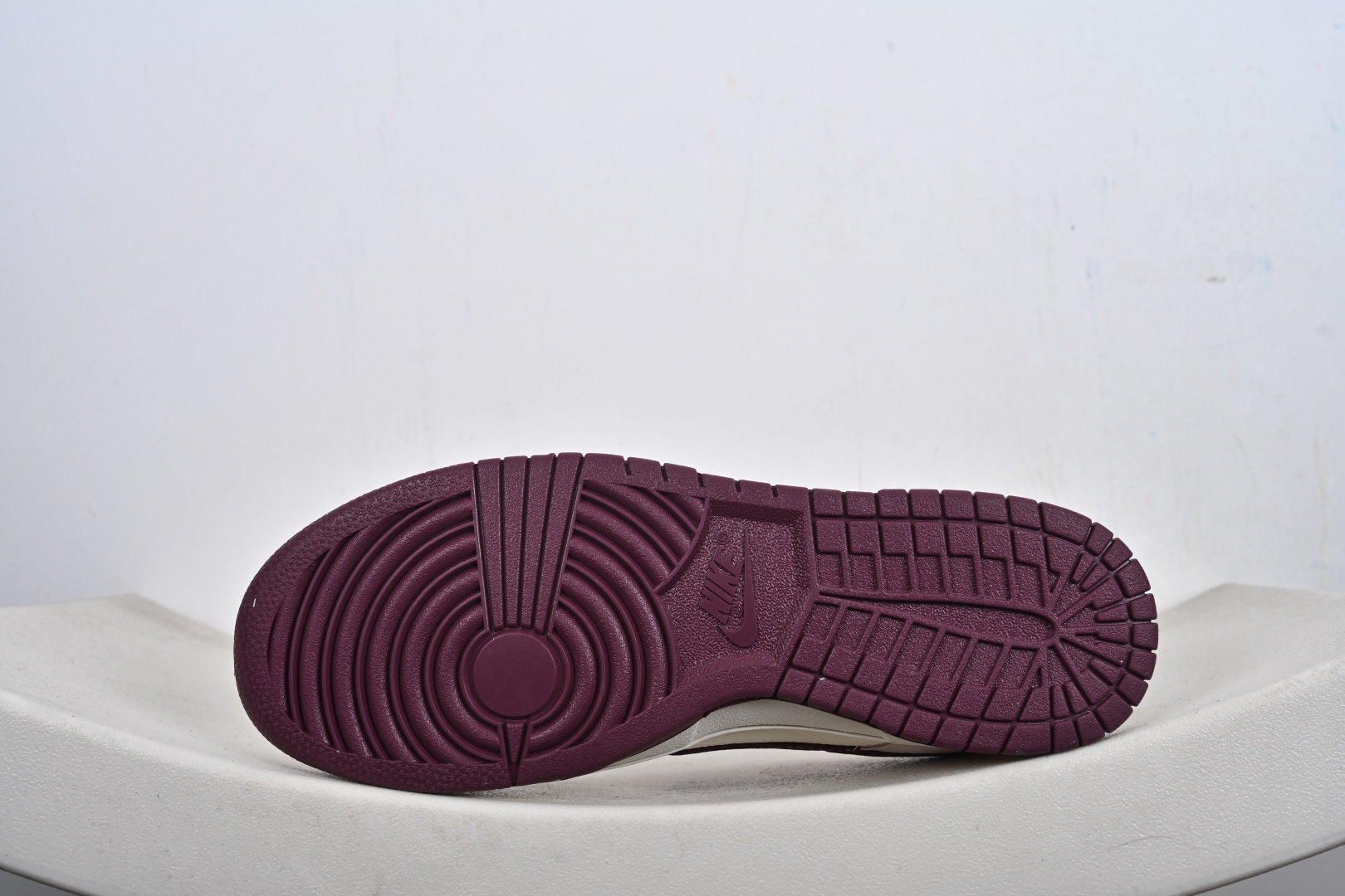 Nike SB Dunk Low x The North Face 北面联名马年限定-猪八红 DN3168-016
