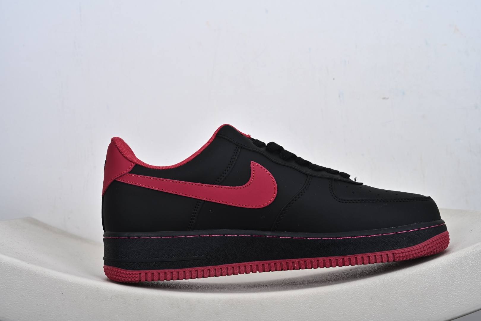 NIlke Air Force1'07Low ”马年限定--墨黑玫红”空军一号低帮运动鞋 FV3694-102