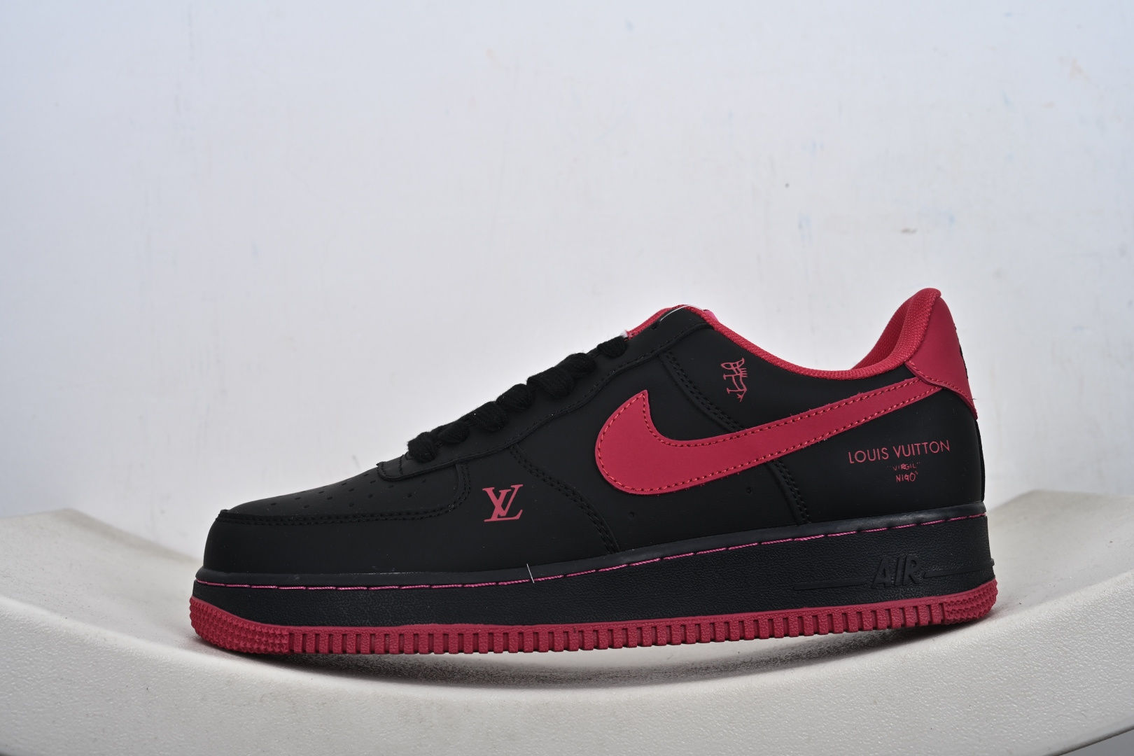 NIlke Air Force1'07Low ”马年限定--墨黑玫红”空军一号低帮运动鞋 FV3694-102