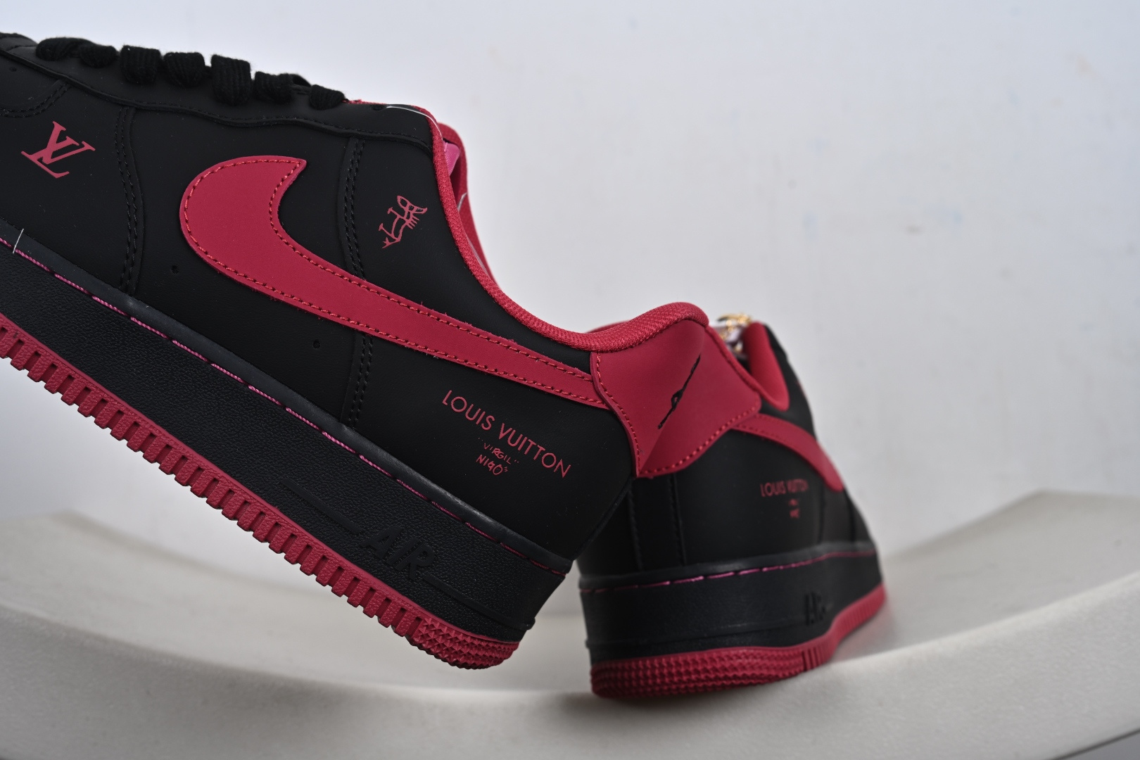 NIlke Air Force1'07Low ”马年限定--墨黑玫红”空军一号低帮运动鞋 FV3694-102