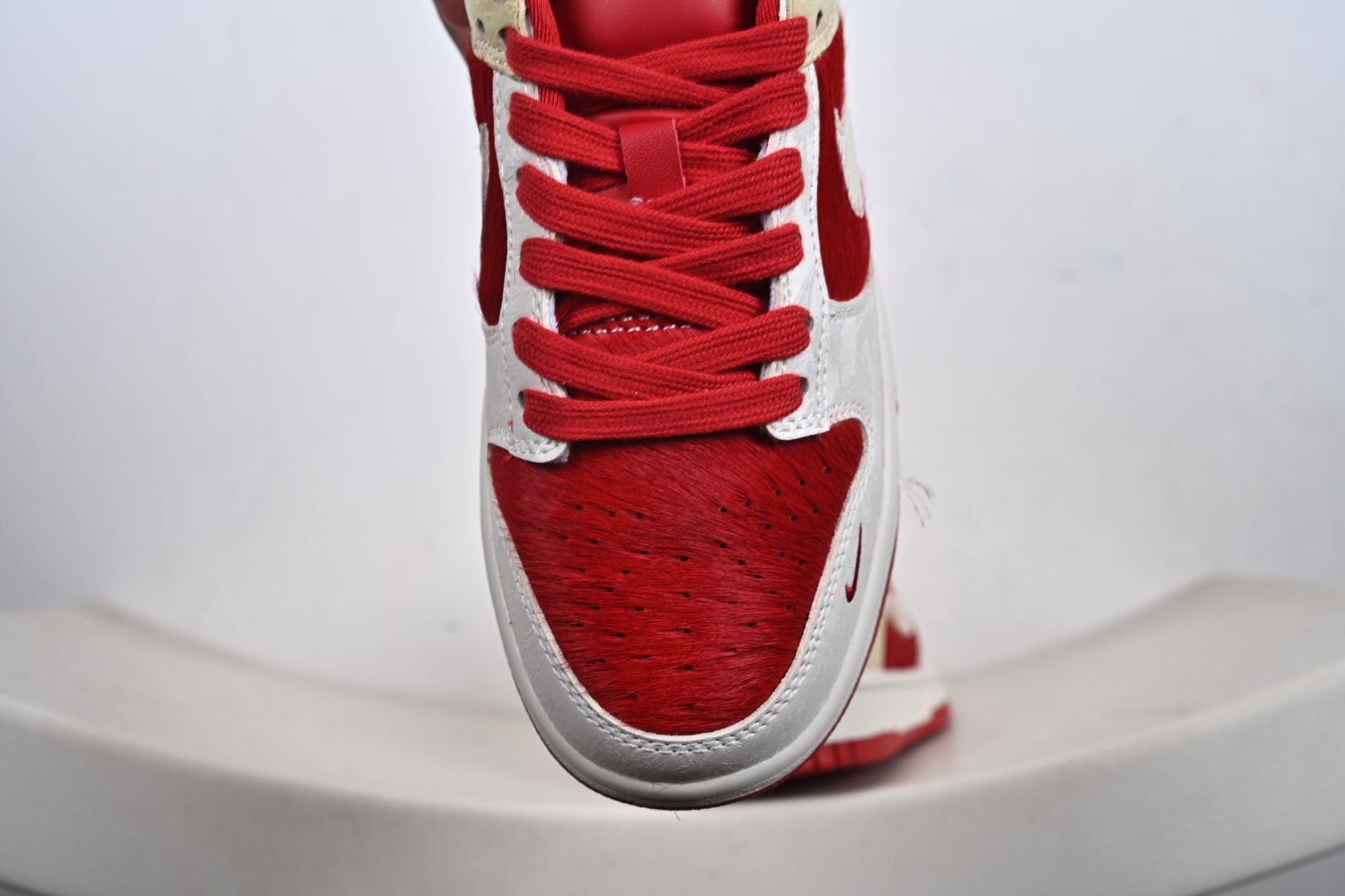 马年定制限量发售马到成功 Nike SB Dunk Low“ 马年限定------白红马毛” 特殊定制材料 高端定制 低帮休闲板鞋 DS6608-020-Top High Quatity Cheap Sneakers Fashion Clothing Clothes Bags handbags Shoes of all Brand wholesale With The best Quality And Beautiful Price from China Factory Chinese suppliers wholesaler seller 马年定制限量发售马到成功 Nike SB Dunk Low“ 马年限定------白红马毛” 特殊定制材料 高端定制 低帮休闲板鞋 DS6608-020