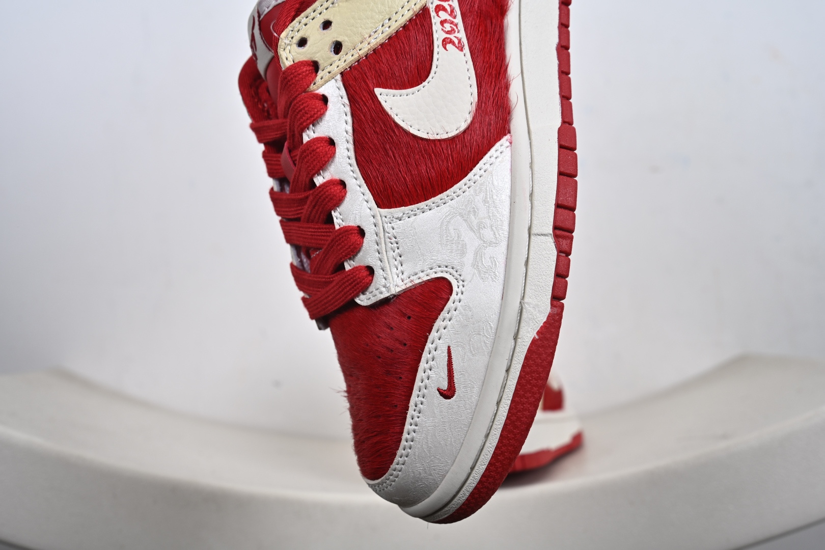 马年定制限量发售马到成功 Nike SB Dunk Low“ 马年限定------白红马毛” 特殊定制材料 高端定制 低帮休闲板鞋 DS6608-020-Top High Quatity Cheap Sneakers Fashion Clothing Clothes Bags handbags Shoes of all Brand wholesale With The best Quality And Beautiful Price from China Factory Chinese suppliers wholesaler seller 马年定制限量发售马到成功 Nike SB Dunk Low“ 马年限定------白红马毛” 特殊定制材料 高端定制 低帮休闲板鞋 DS6608-020