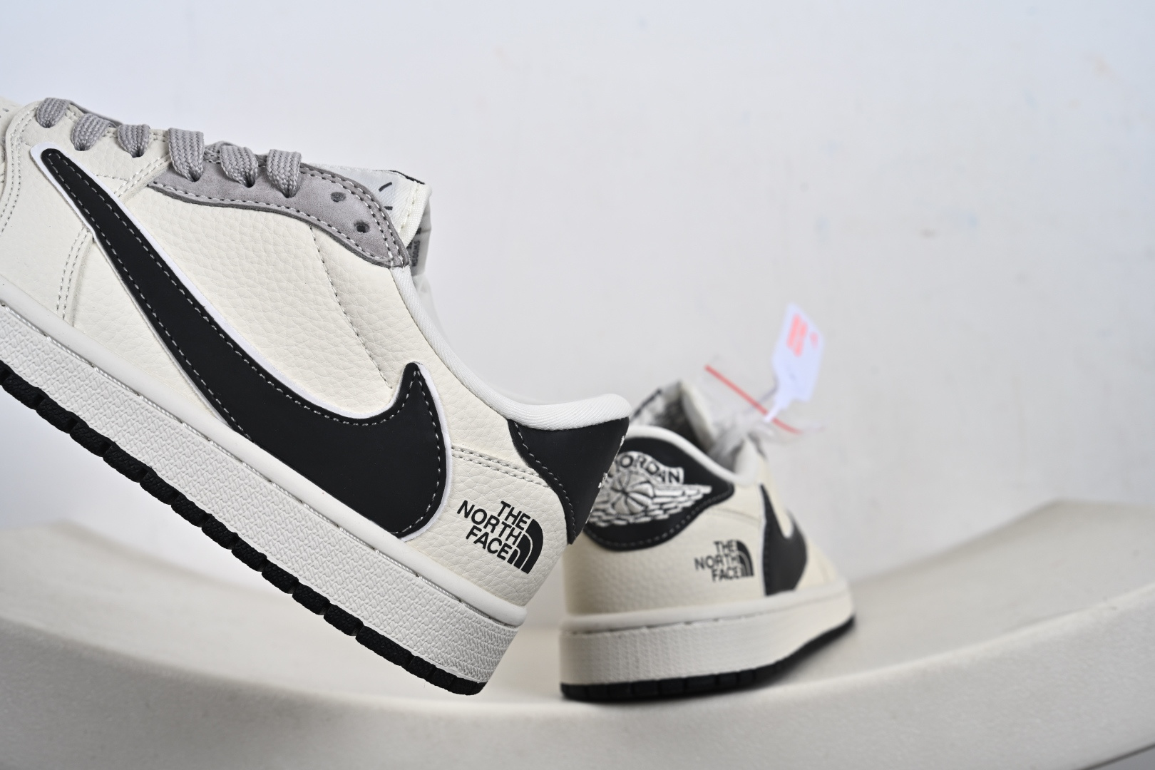 Air Jordan 1 Low AJ1 乔1北面联名 经典黑 高端定制 低帮复古篮球鞋 LD2028-071-Top High Quatity Cheap Sneakers Fashion Clothing Clothes Bags handbags Shoes of all Brand wholesale With The best Quality And Beautiful Price from China Factory Chinese suppliers wholesaler seller Air Jordan 1 Low AJ1 乔1北面联名 经典黑 高端定制 低帮复古篮球鞋 LD2028-071