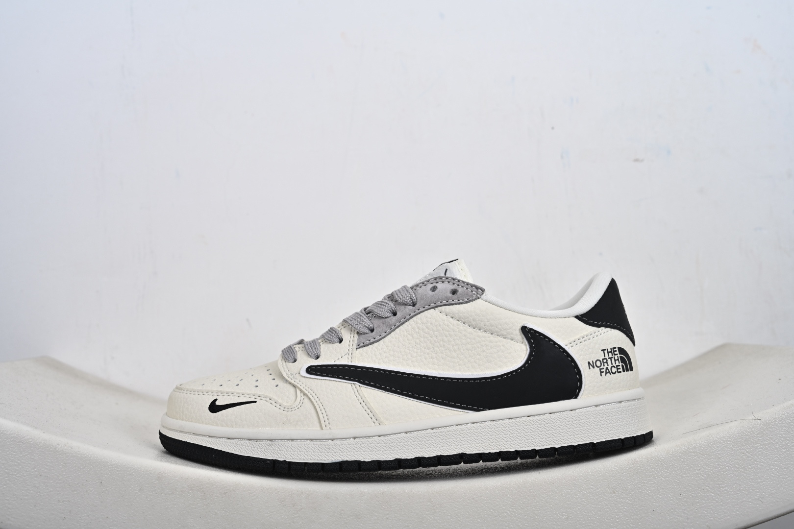 Air Jordan 1 Low AJ1 乔1北面联名 经典黑 高端定制 低帮复古篮球鞋 LD2028-071-Top High Quatity Cheap Sneakers Fashion Clothing Clothes Bags handbags Shoes of all Brand wholesale With The best Quality And Beautiful Price from China Factory Chinese suppliers wholesaler seller Air Jordan 1 Low AJ1 乔1北面联名 经典黑 高端定制 低帮复古篮球鞋 LD2028-071