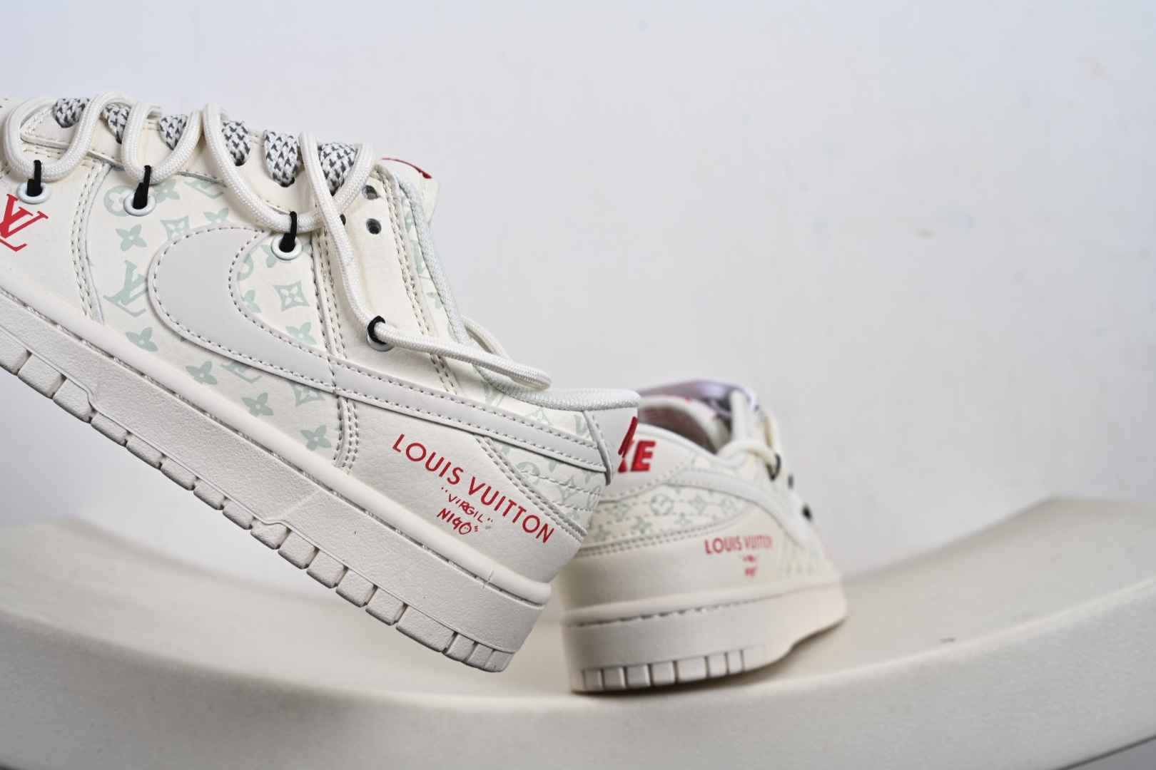定制版 NK SB Dunk Low L联名绑绳 周年高端定制 低帮休闲板鞋 CX5050-Y52-Top High Quatity Cheap Sneakers Fashion Clothing Clothes Bags handbags Shoes of all Brand wholesale With The best Quality And Beautiful Price from China Factory Chinese suppliers wholesaler seller 定制版 NK SB Dunk Low L联名绑绳 周年高端定制 低帮休闲板鞋 CX5050-Y52
