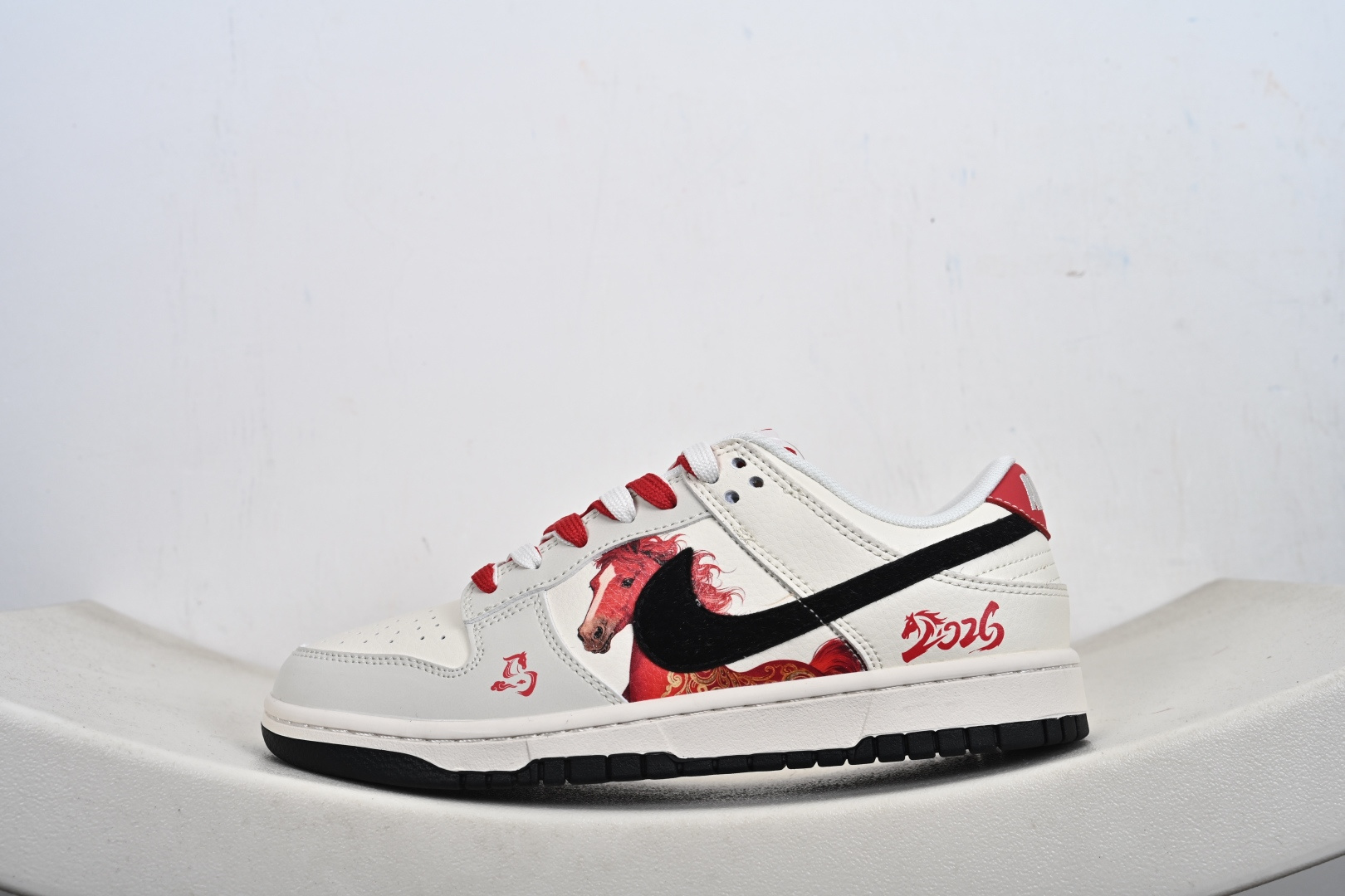 2026年新款限量发售 Nike SB Dunk Low“ 马年限定—汗血宝马” 周年高端定制 低帮休闲板鞋 FC1688-257-Top High Quatity Cheap Sneakers Fashion Clothing Clothes Bags handbags Shoes of all Brand wholesale With The best Quality And Beautiful Price from China Factory Chinese suppliers wholesaler seller 2026年新款限量发售 Nike SB Dunk Low“ 马年限定—汗血宝马” 周年高端定制 低帮休闲板鞋 FC1688-257